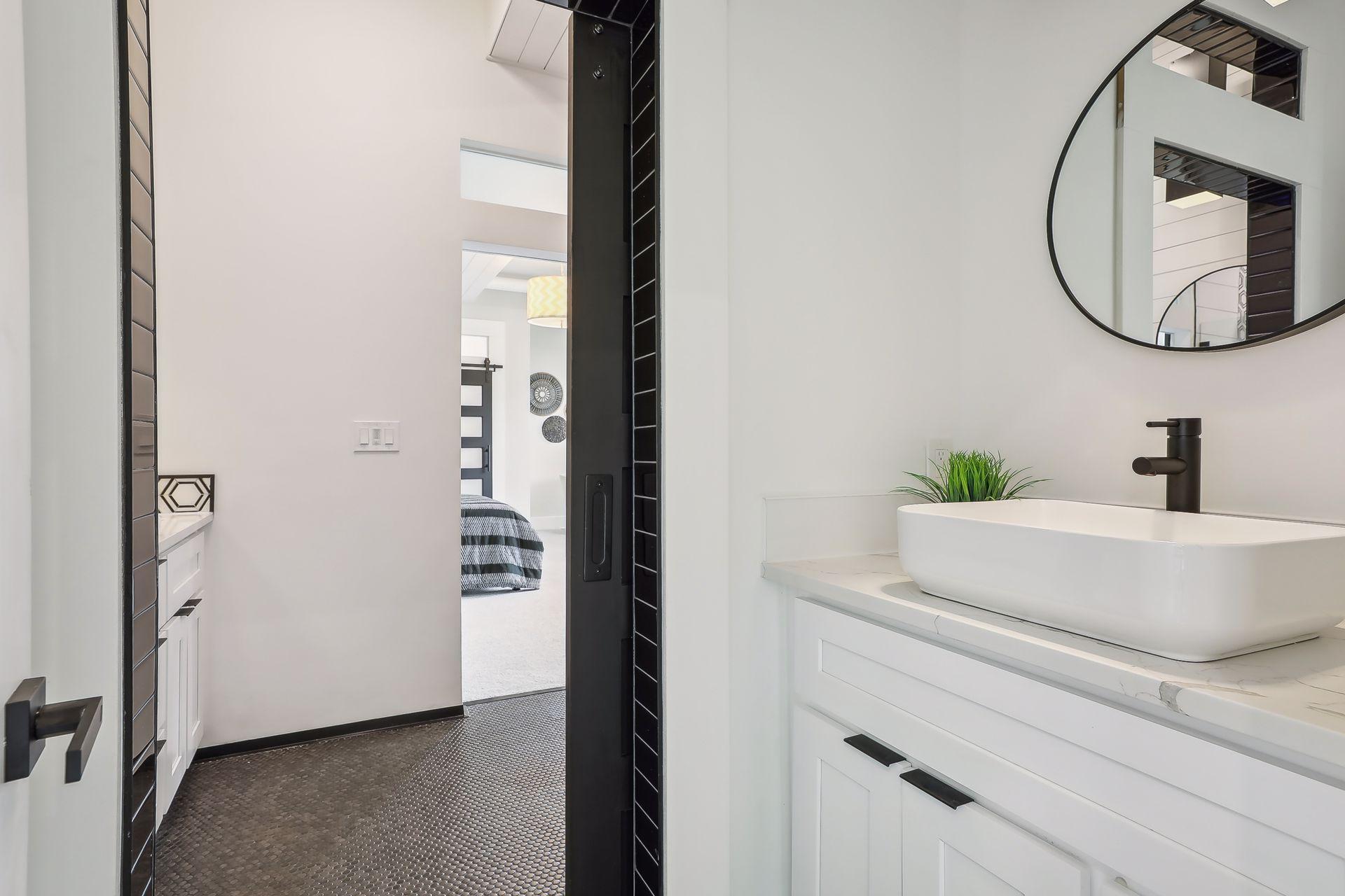1 Thomas Avenue S