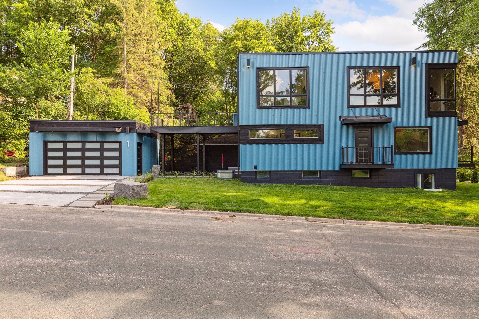 1 Thomas Avenue S