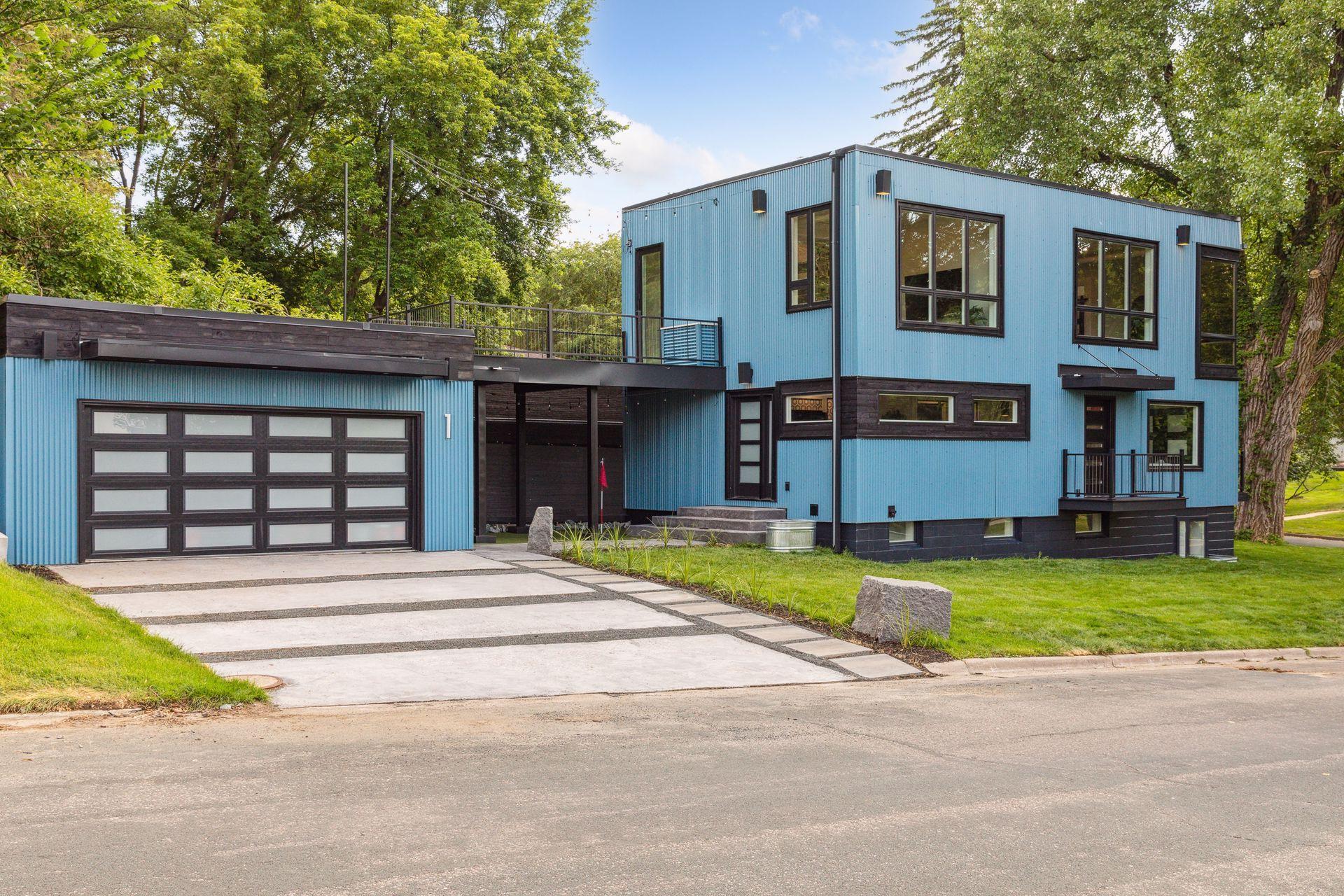 1 Thomas Avenue S