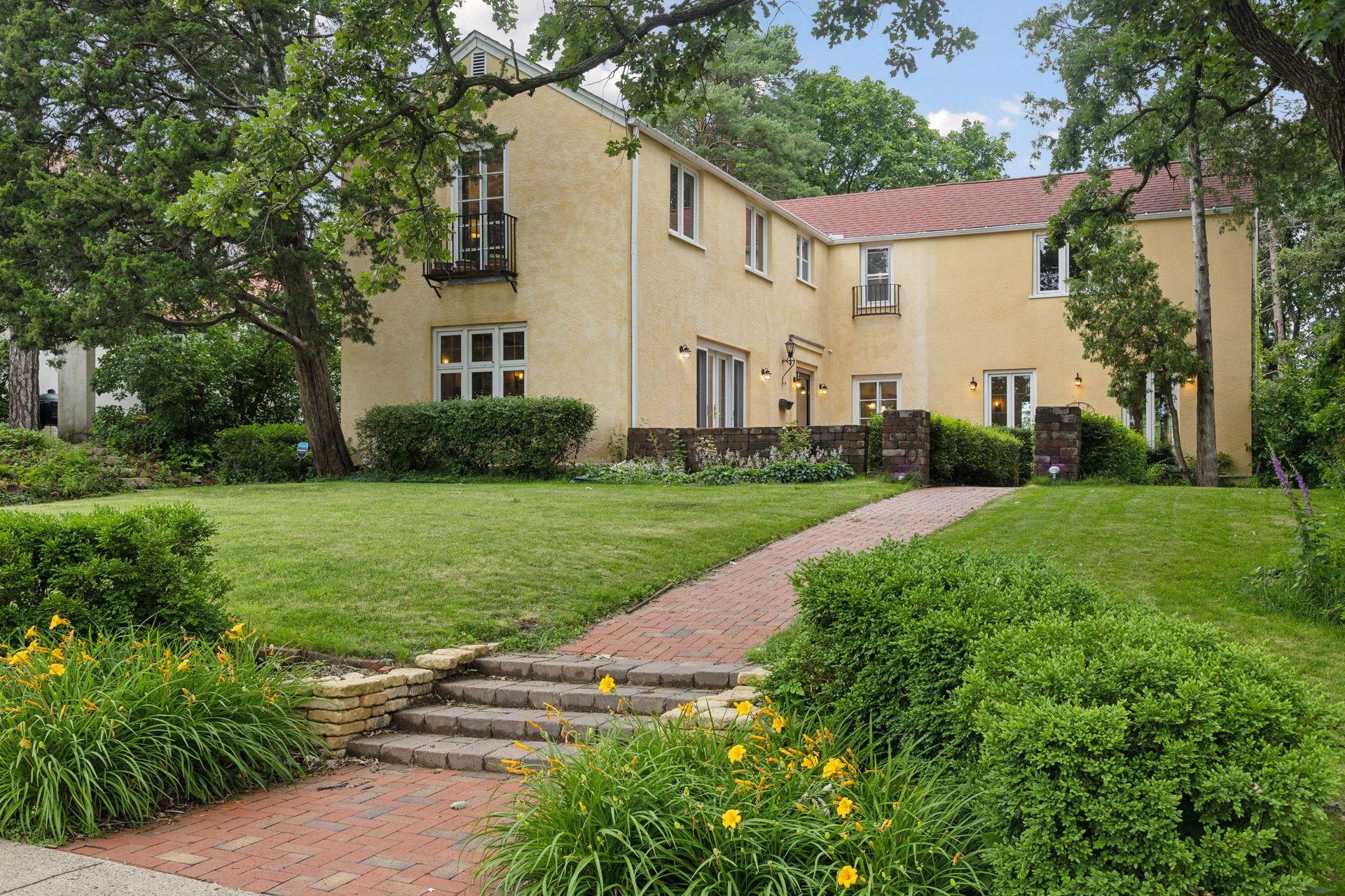 320 Prospect Avenue