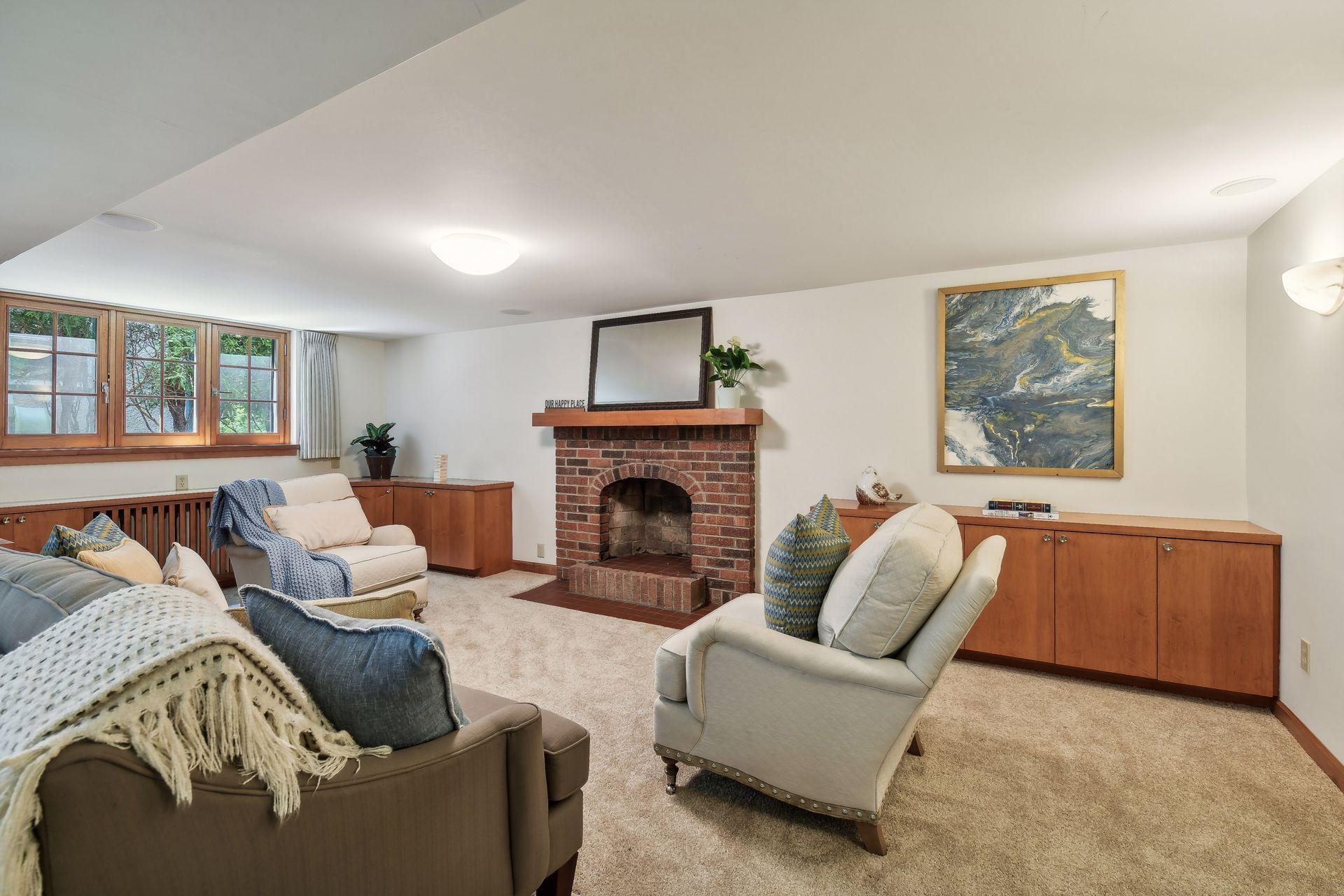 327 W 49th Street