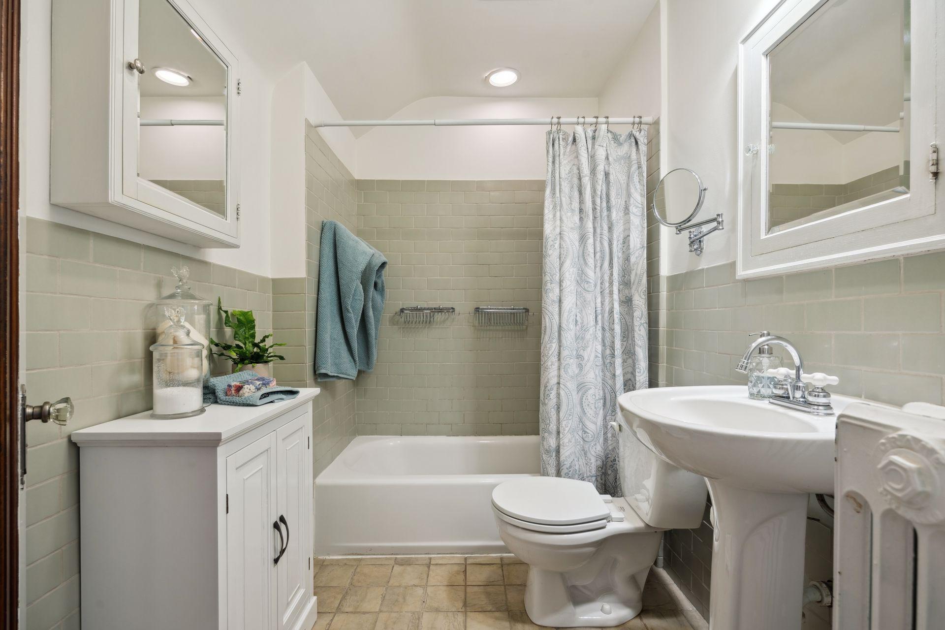 327 W 49th Street
