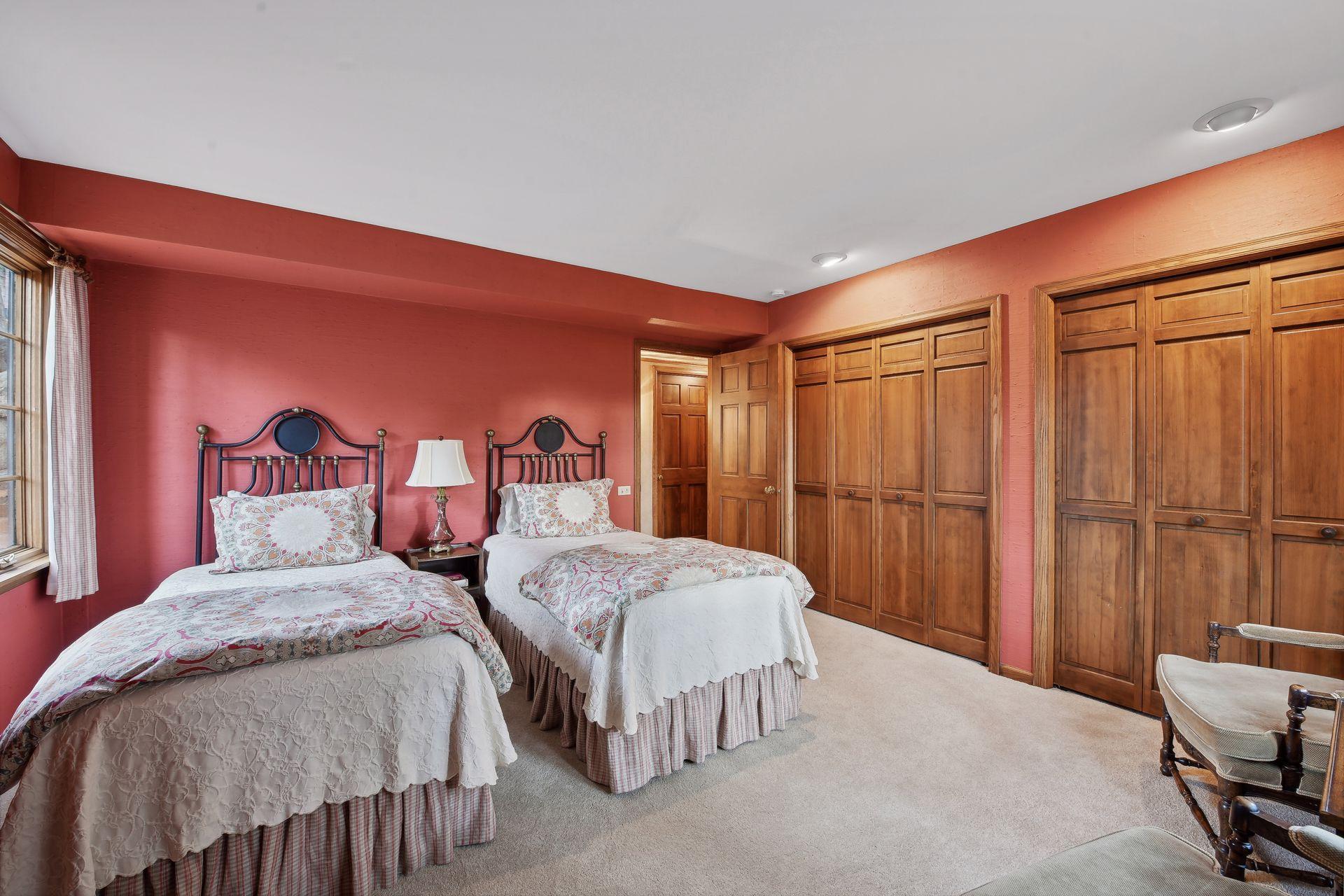 12101 Hilloway Road W