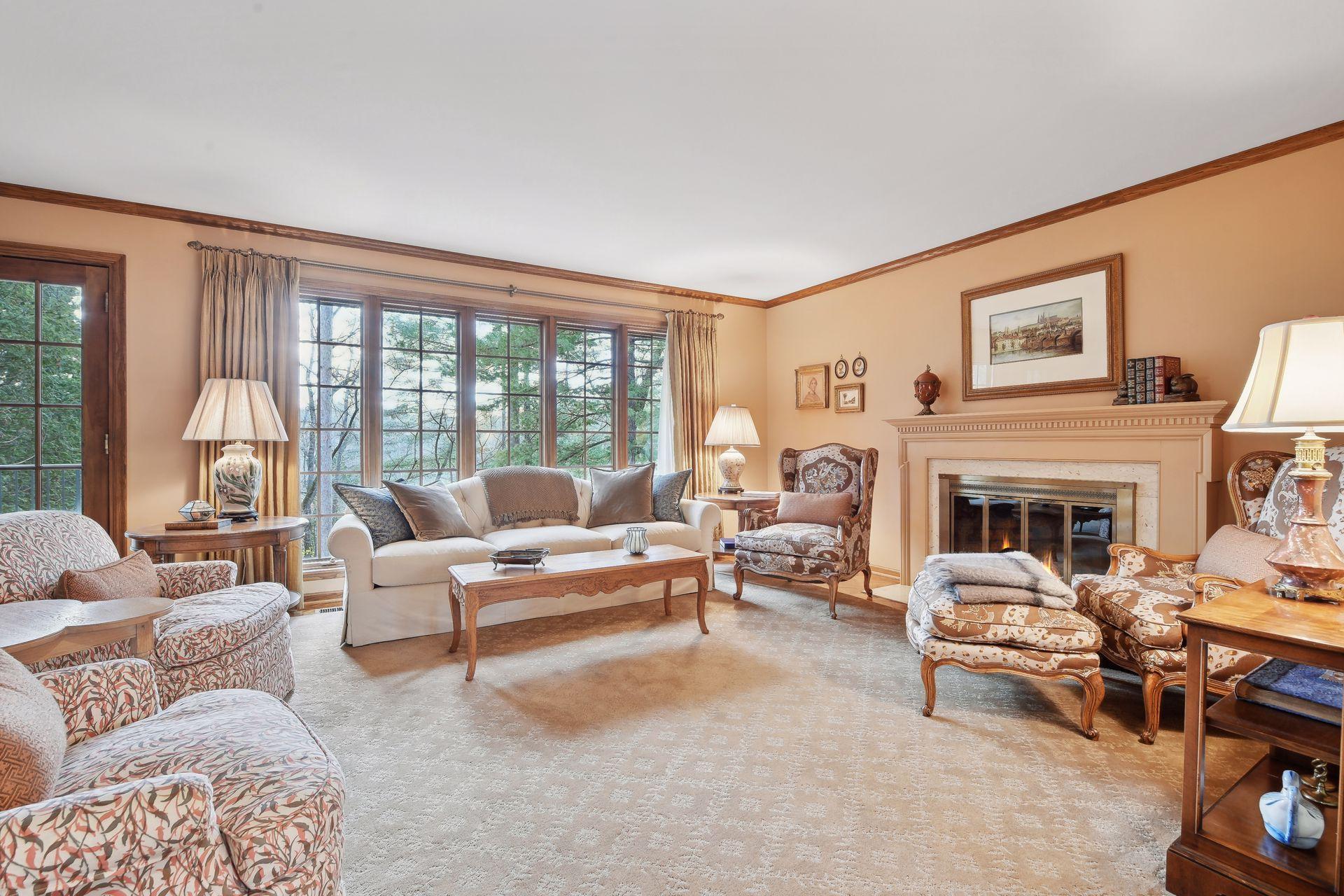 12101 Hilloway Road W