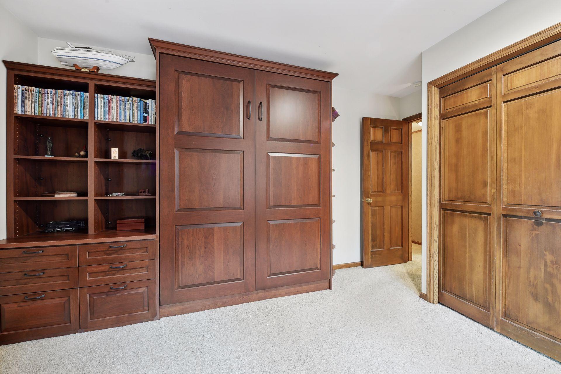 12101 Hilloway Road W