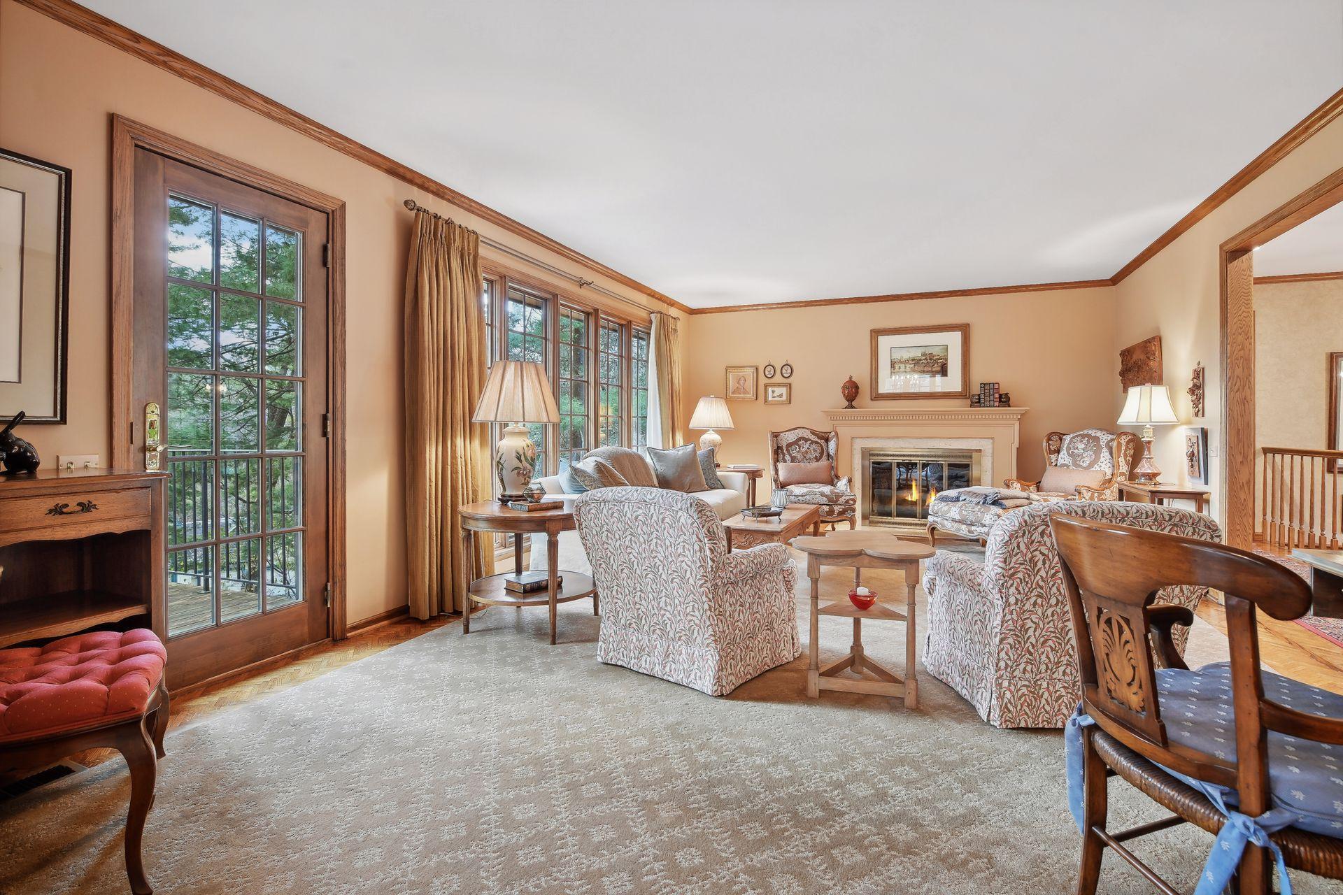 12101 Hilloway Road W