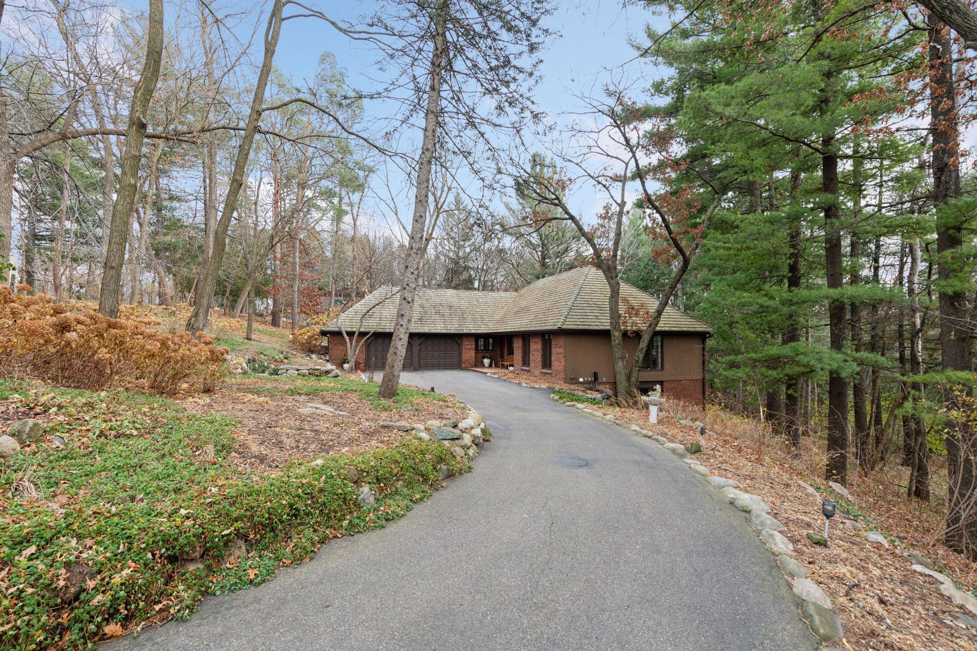 12101 Hilloway Road W