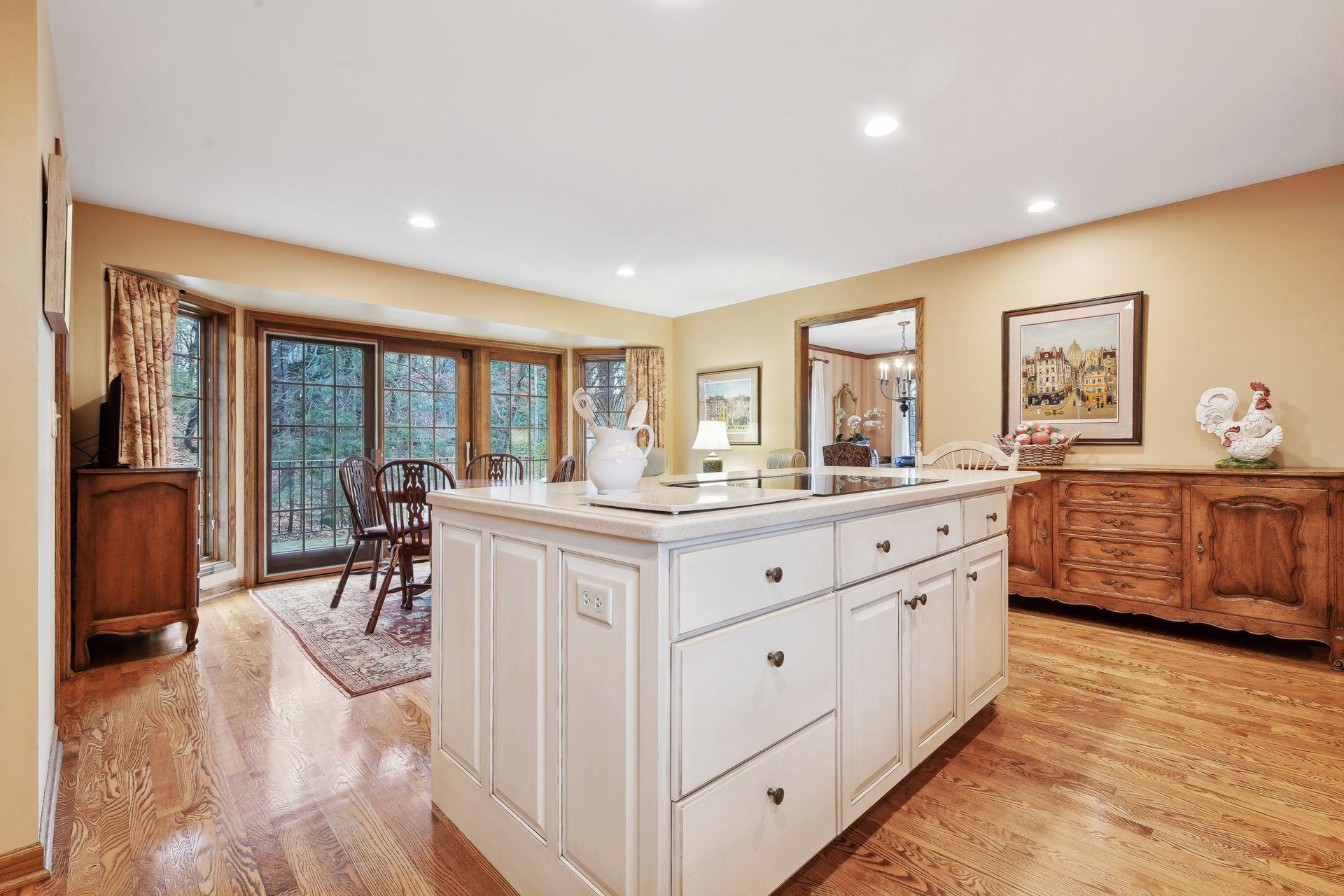 12101 Hilloway Road W