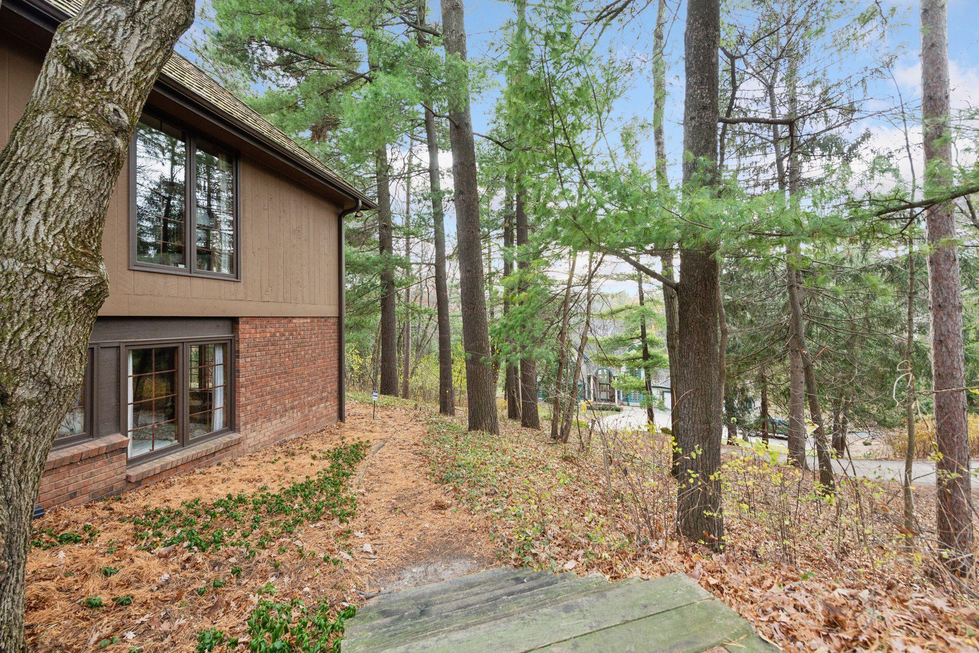 12101 Hilloway Road W