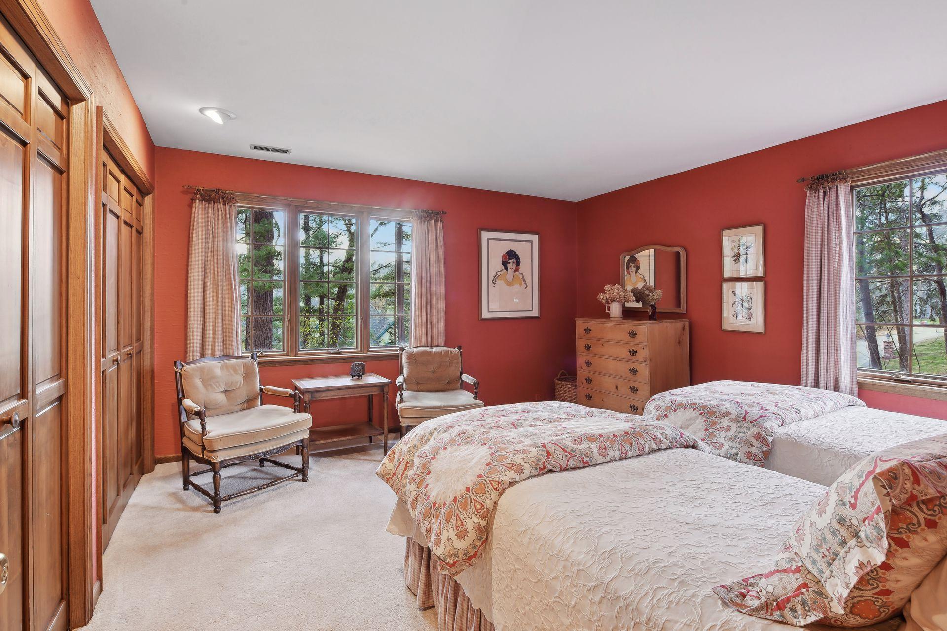 12101 Hilloway Road W
