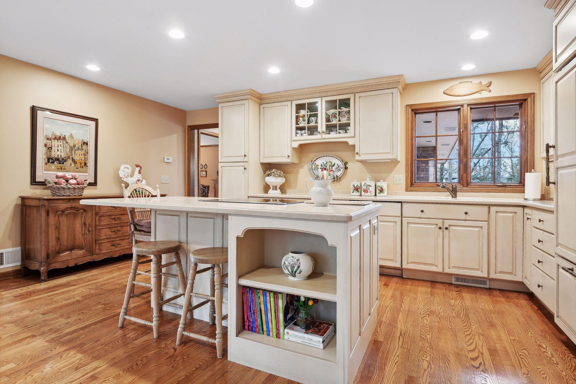 12101 Hilloway Road W