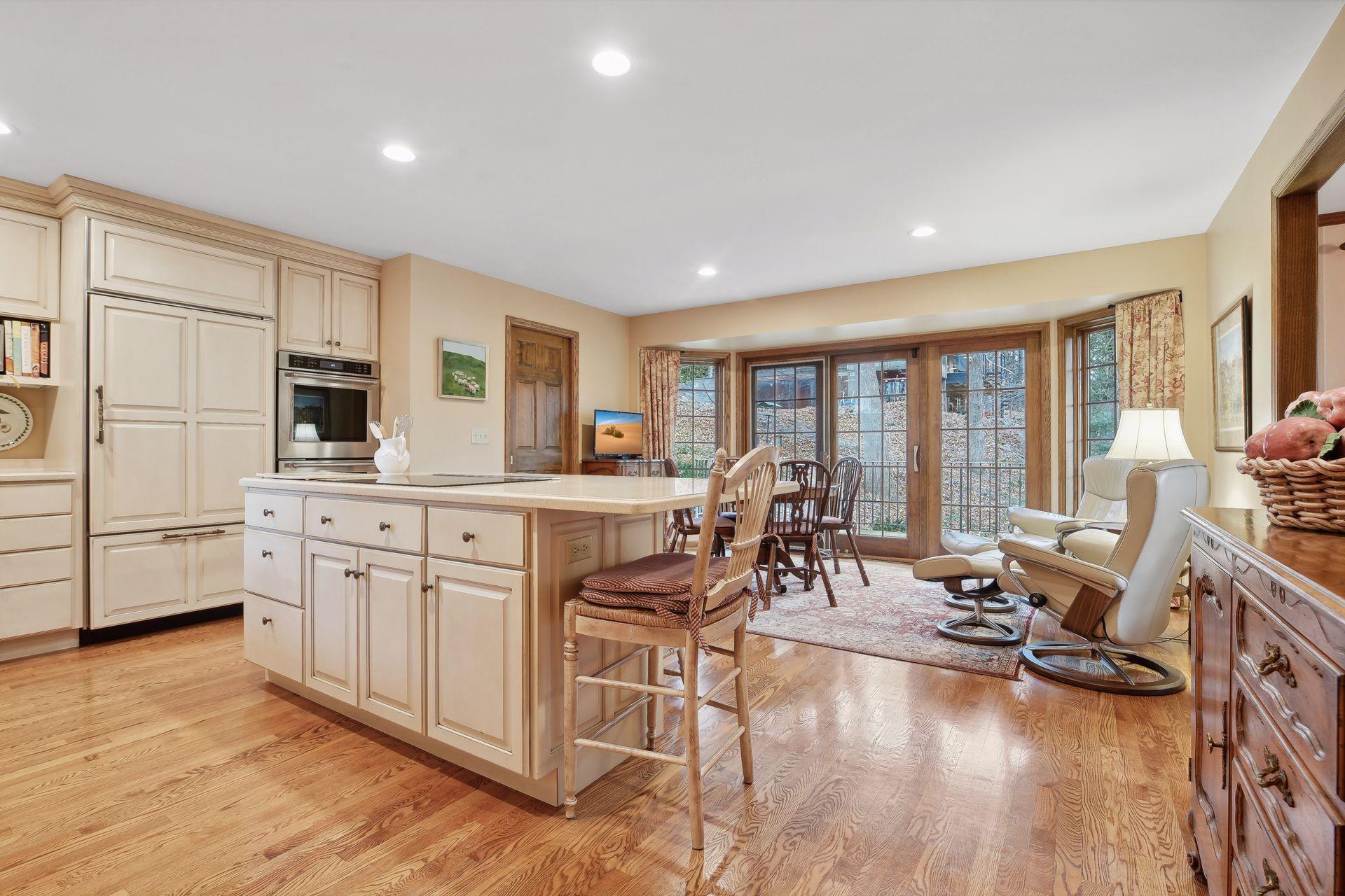 12101 Hilloway Road W