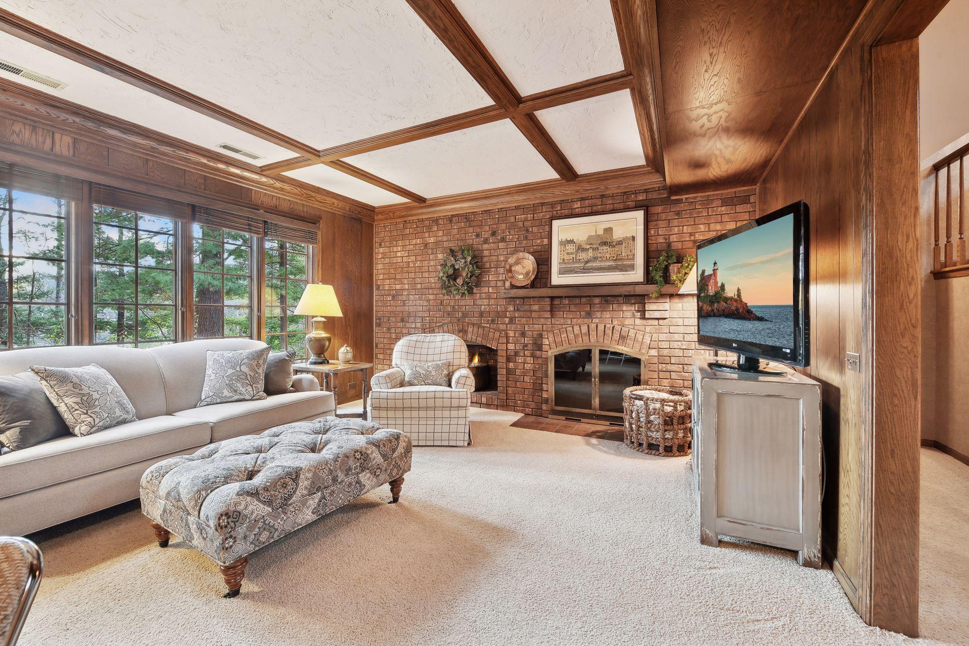 12101 Hilloway Road W