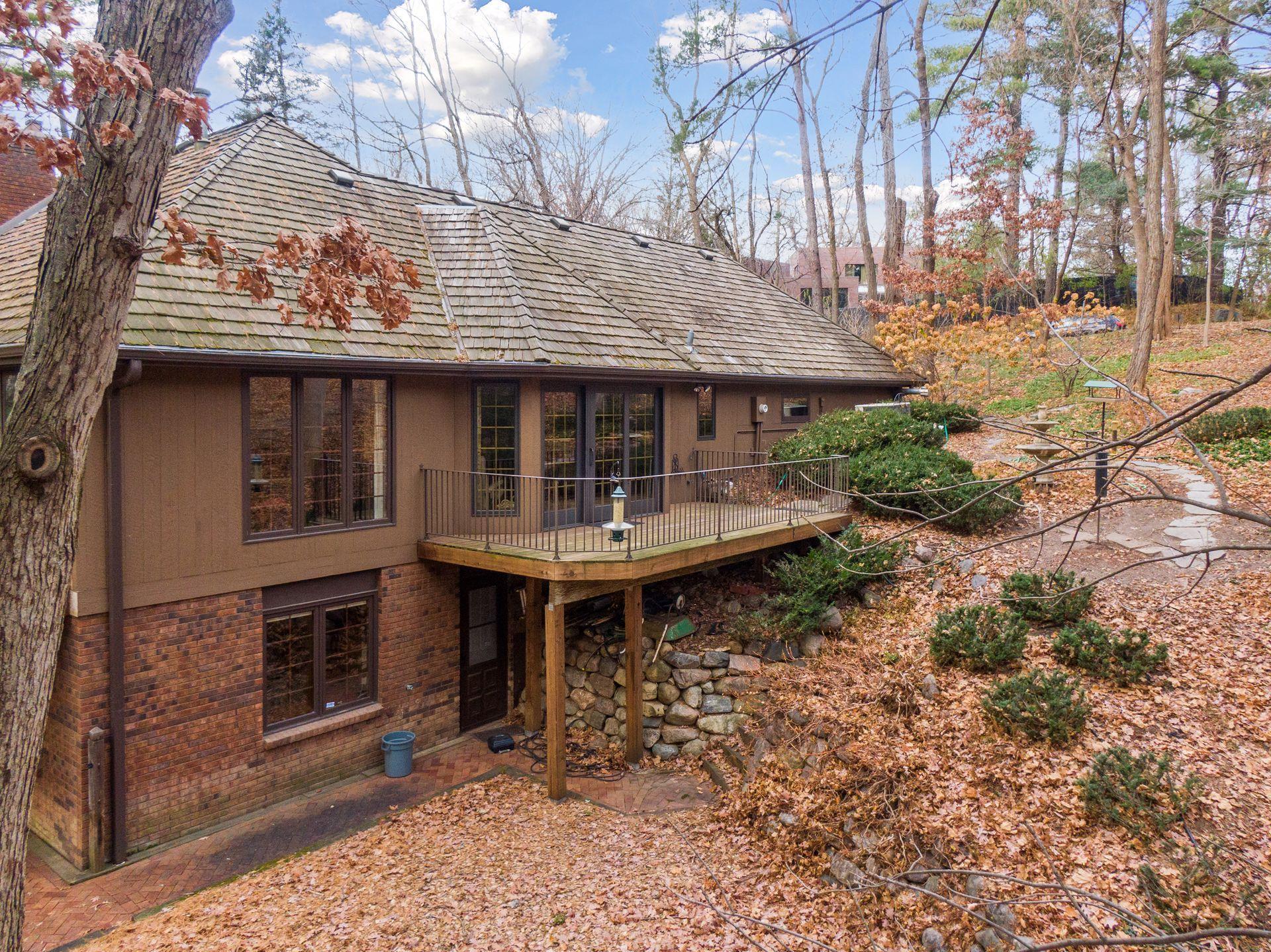 12101 Hilloway Road W