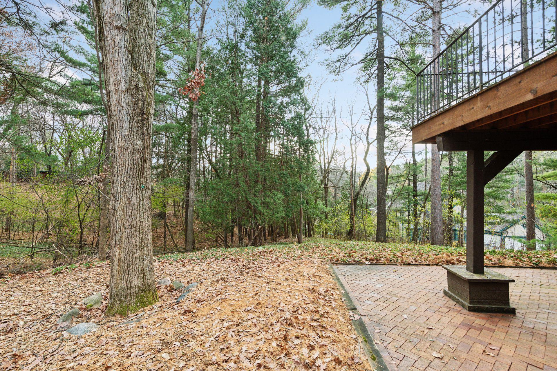 12101 Hilloway Road W