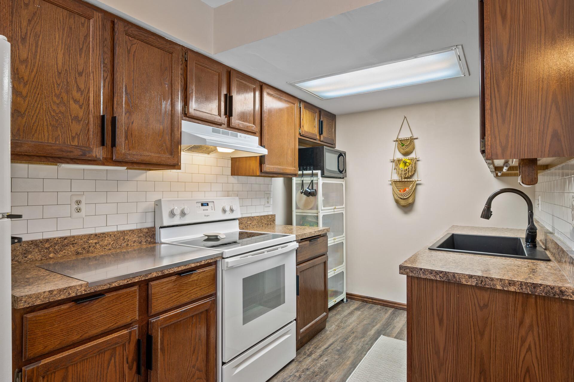 3640 Independence Avenue S Unit: 93