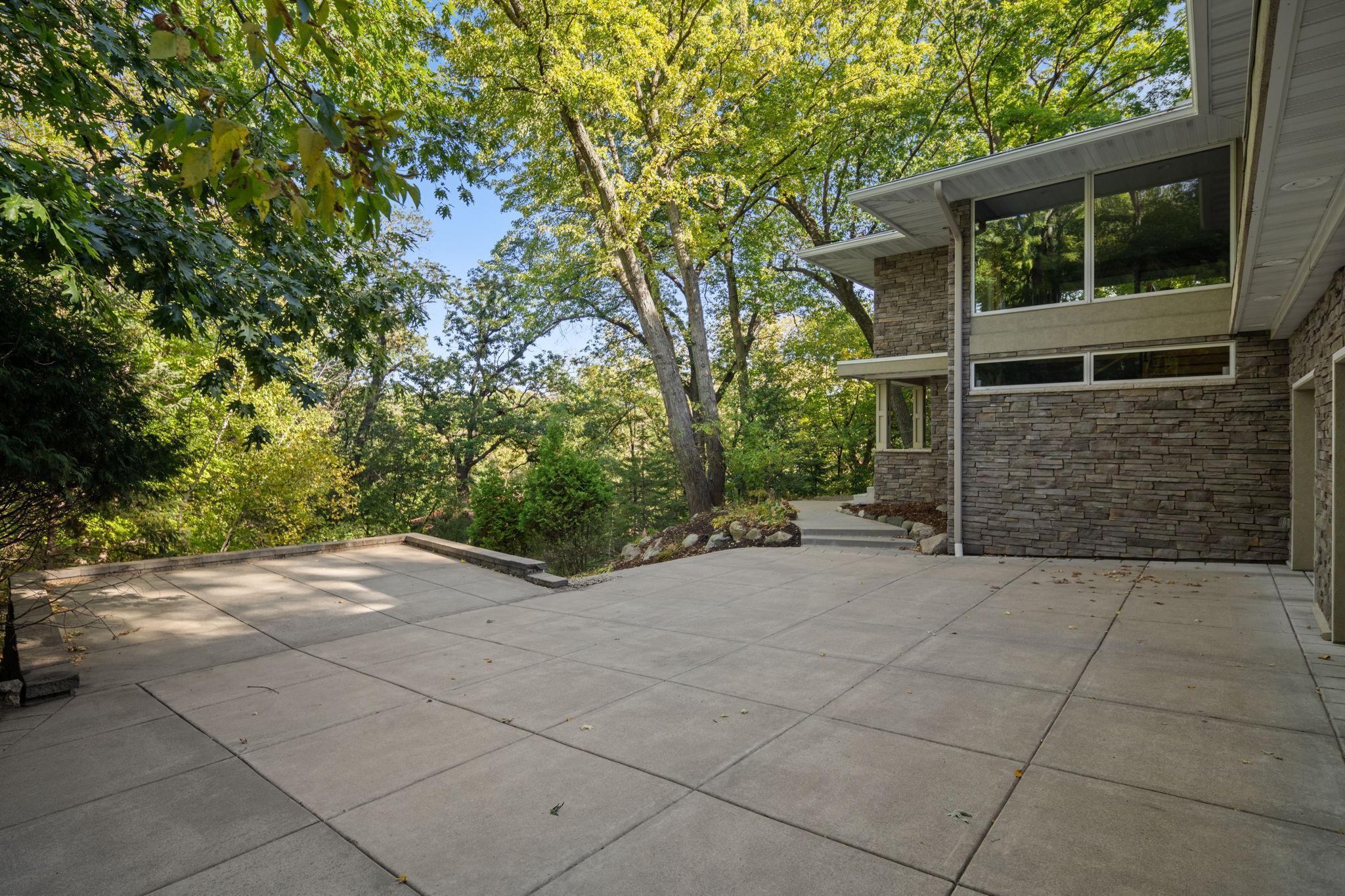 2200 Black Oak Drive