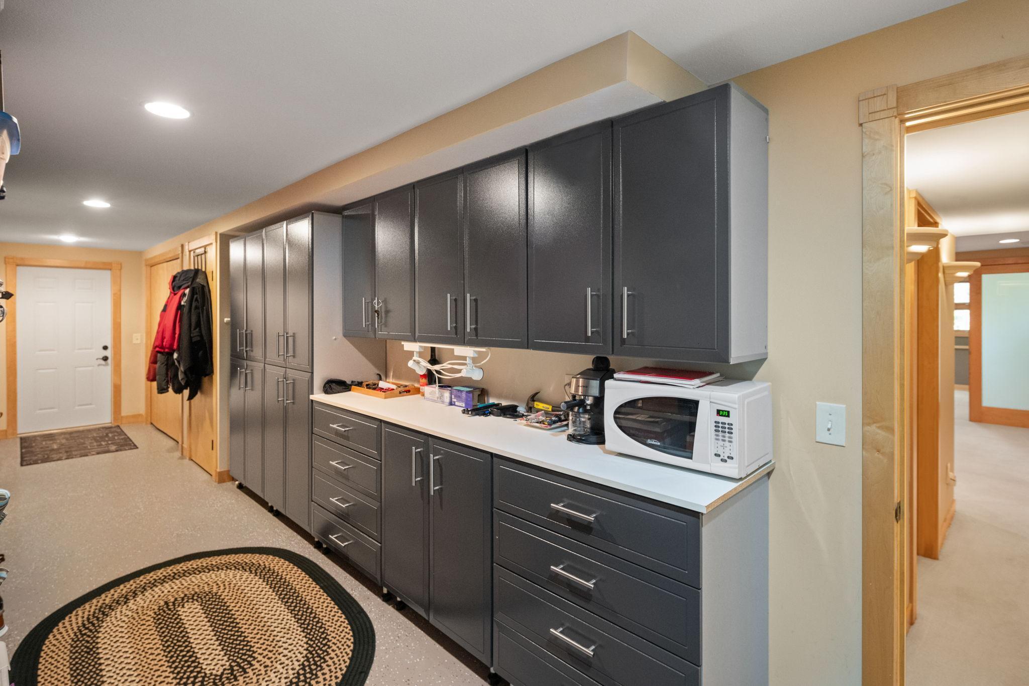 2200 Black Oak Drive