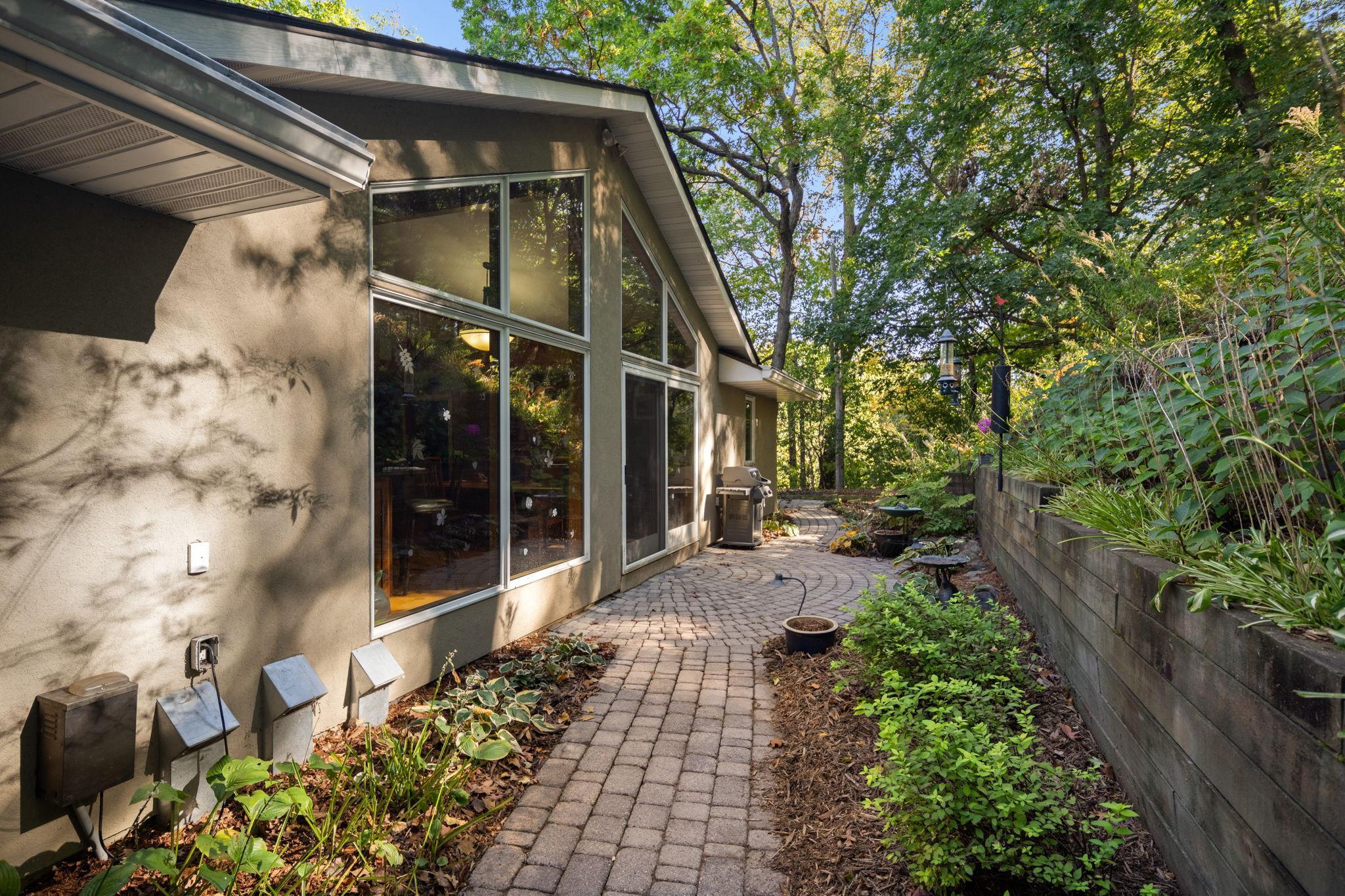 2200 Black Oak Drive