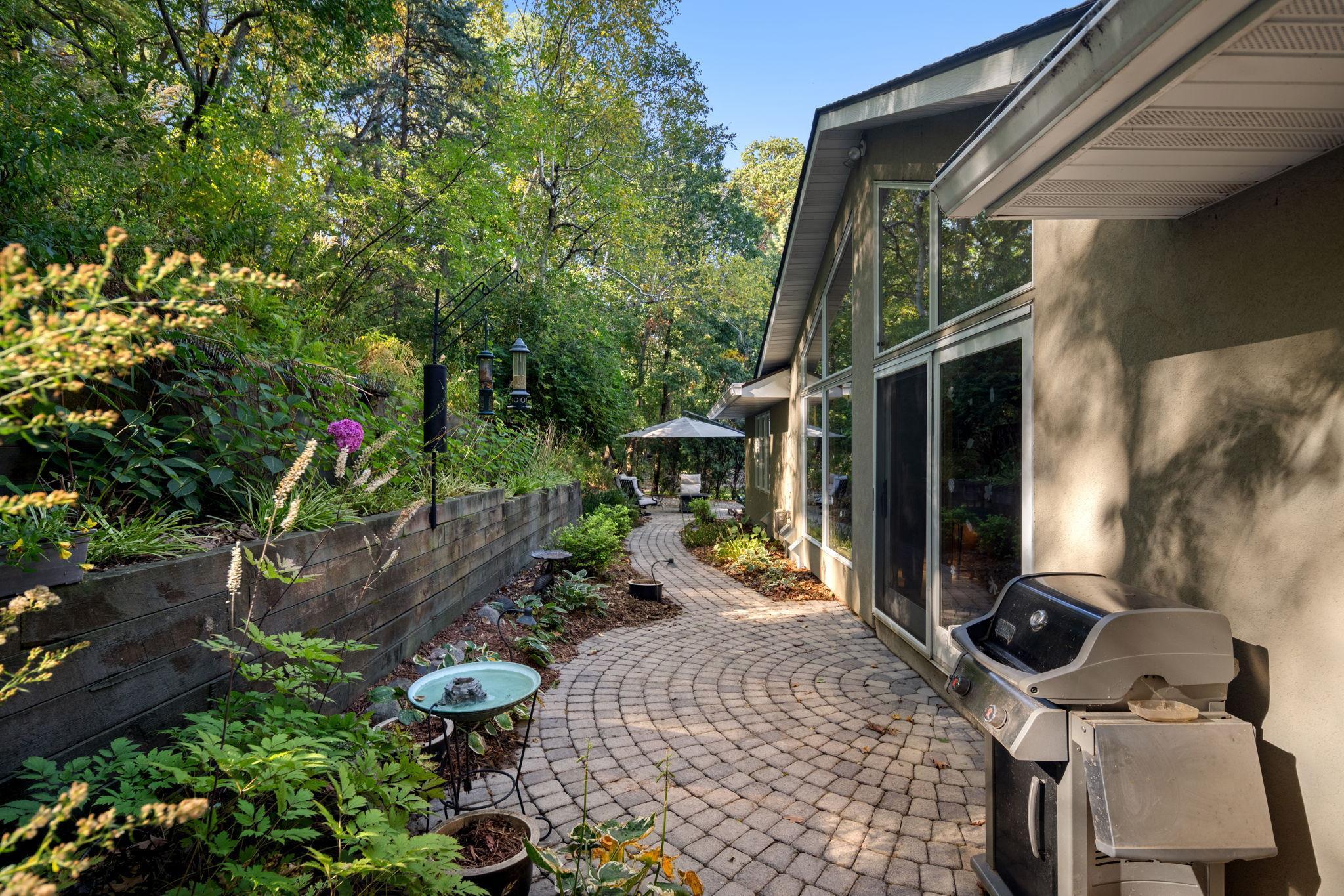 2200 Black Oak Drive