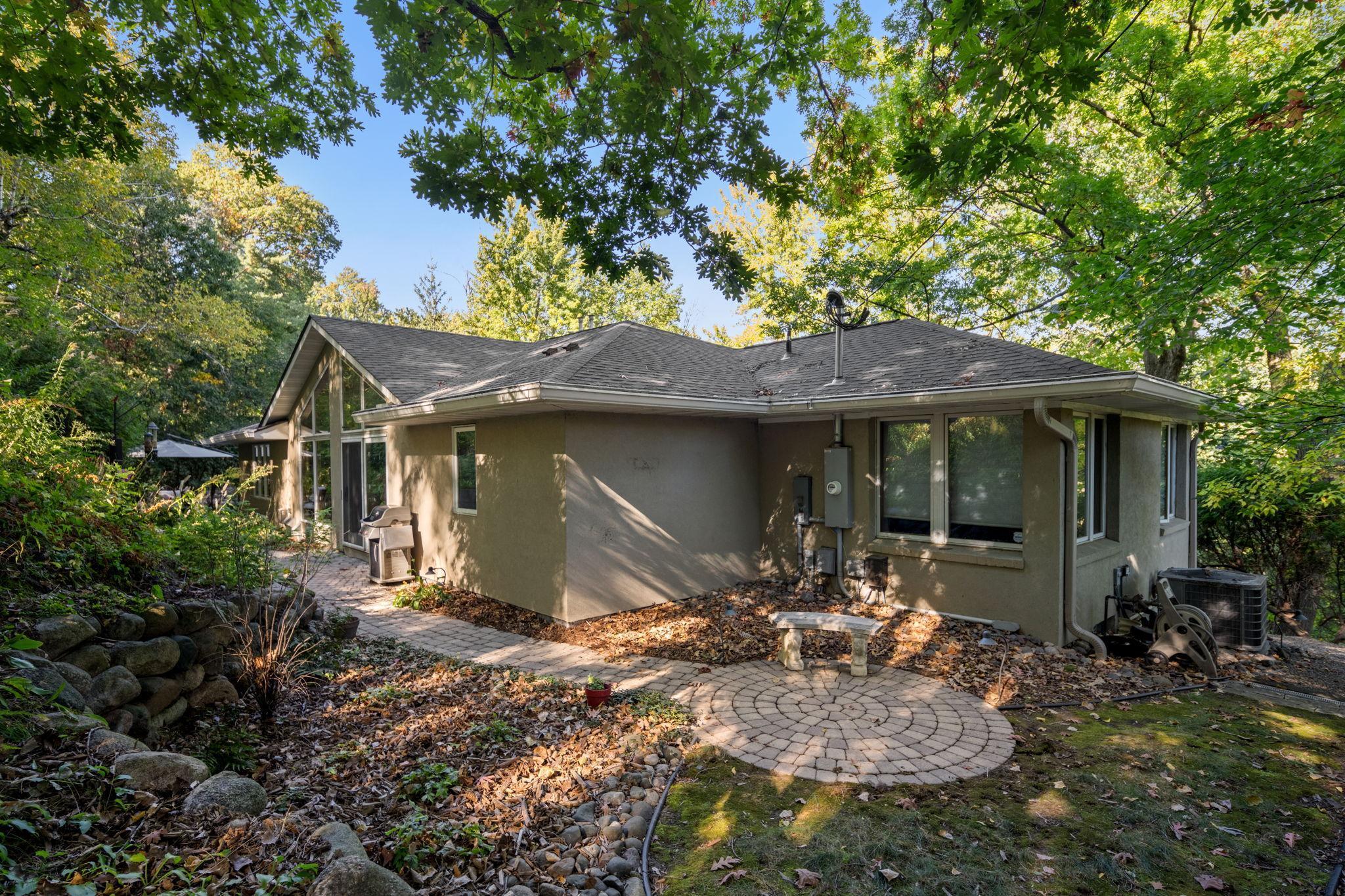 2200 Black Oak Drive