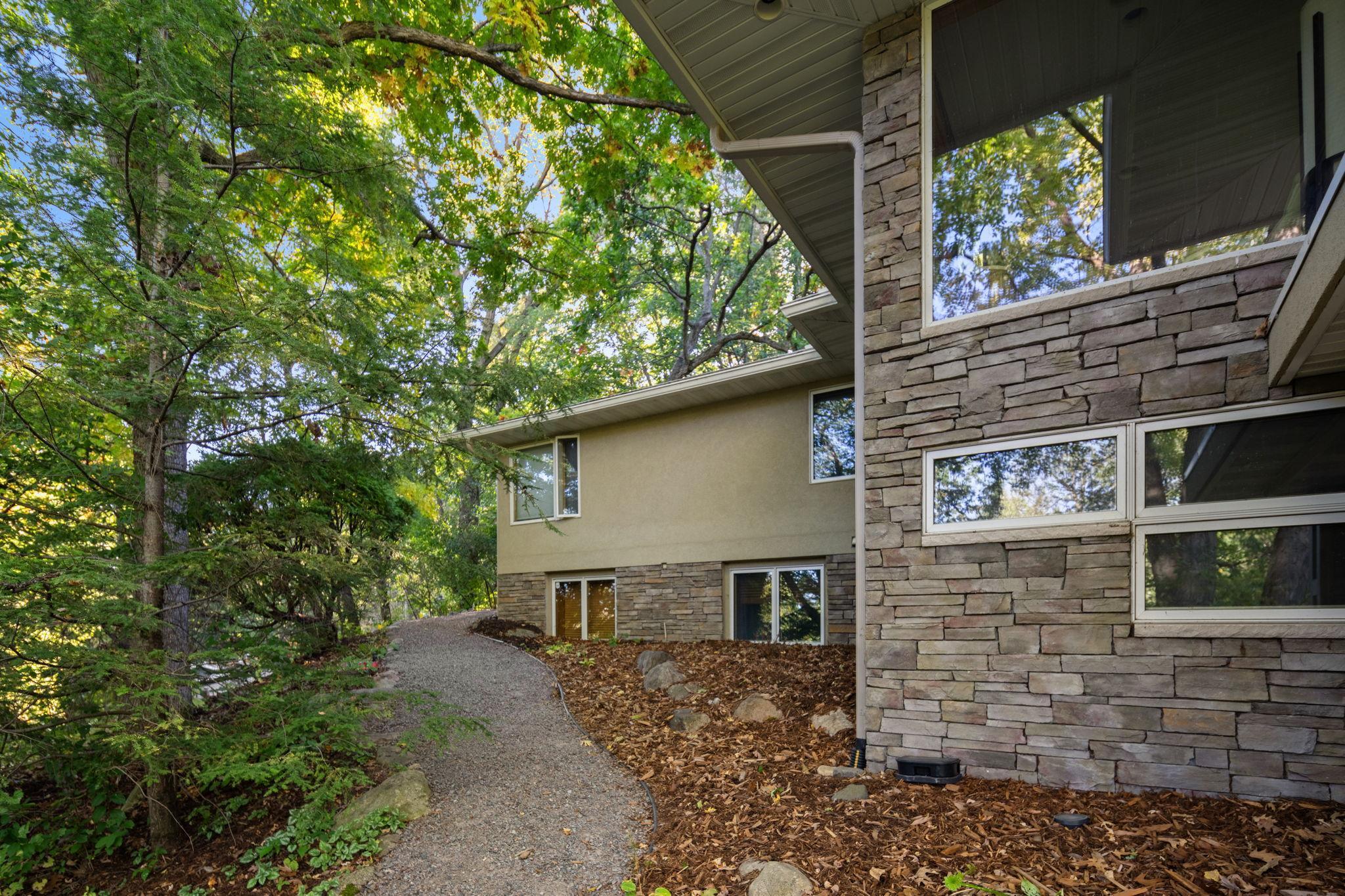 2200 Black Oak Drive