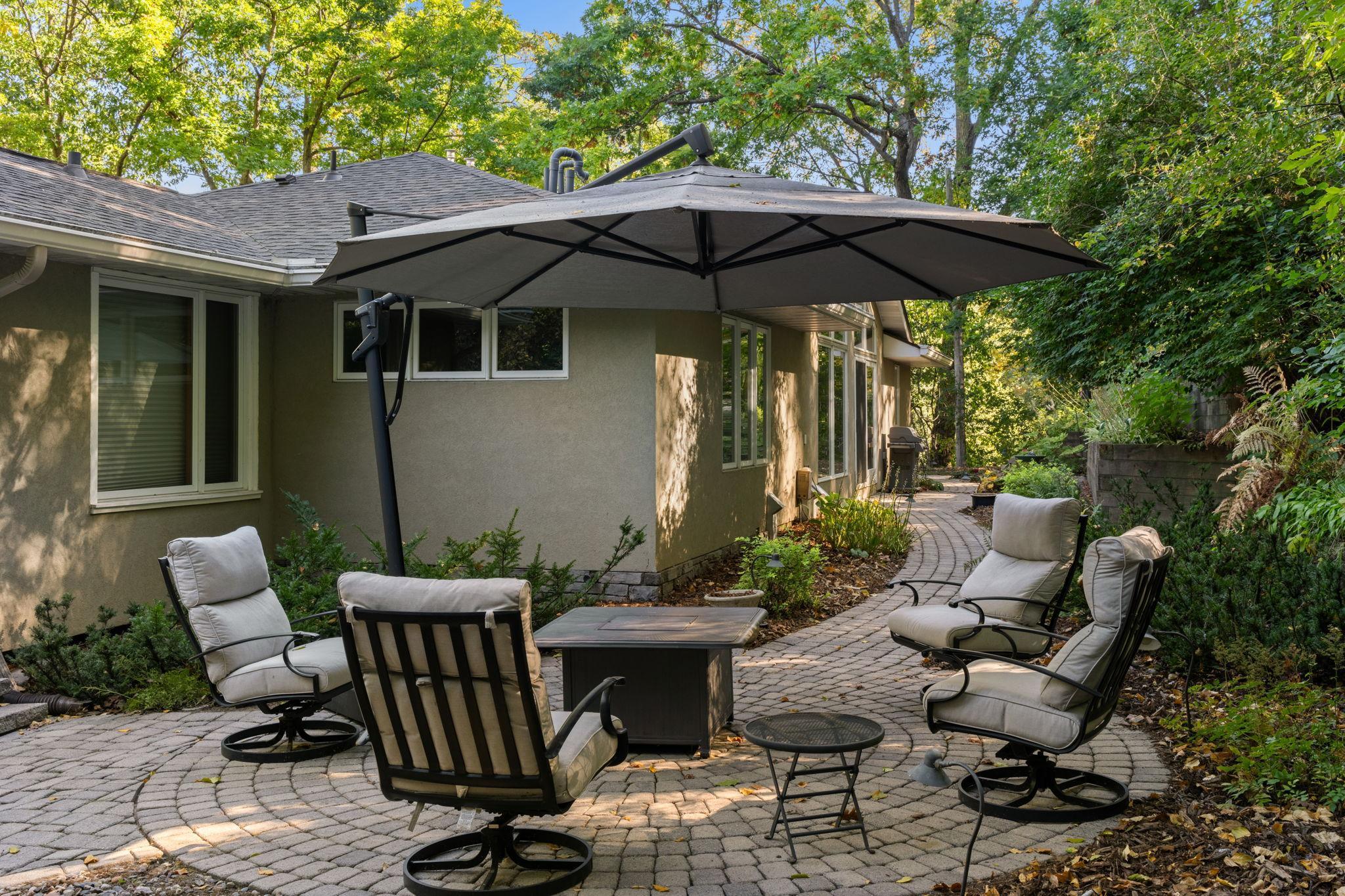 2200 Black Oak Drive