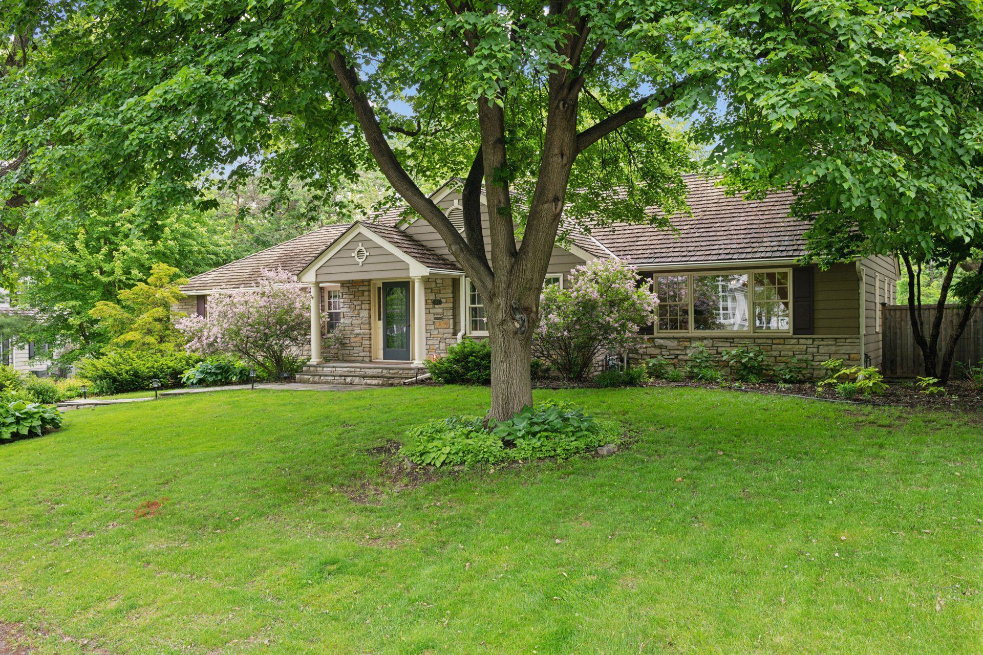 10 Woodland Rd