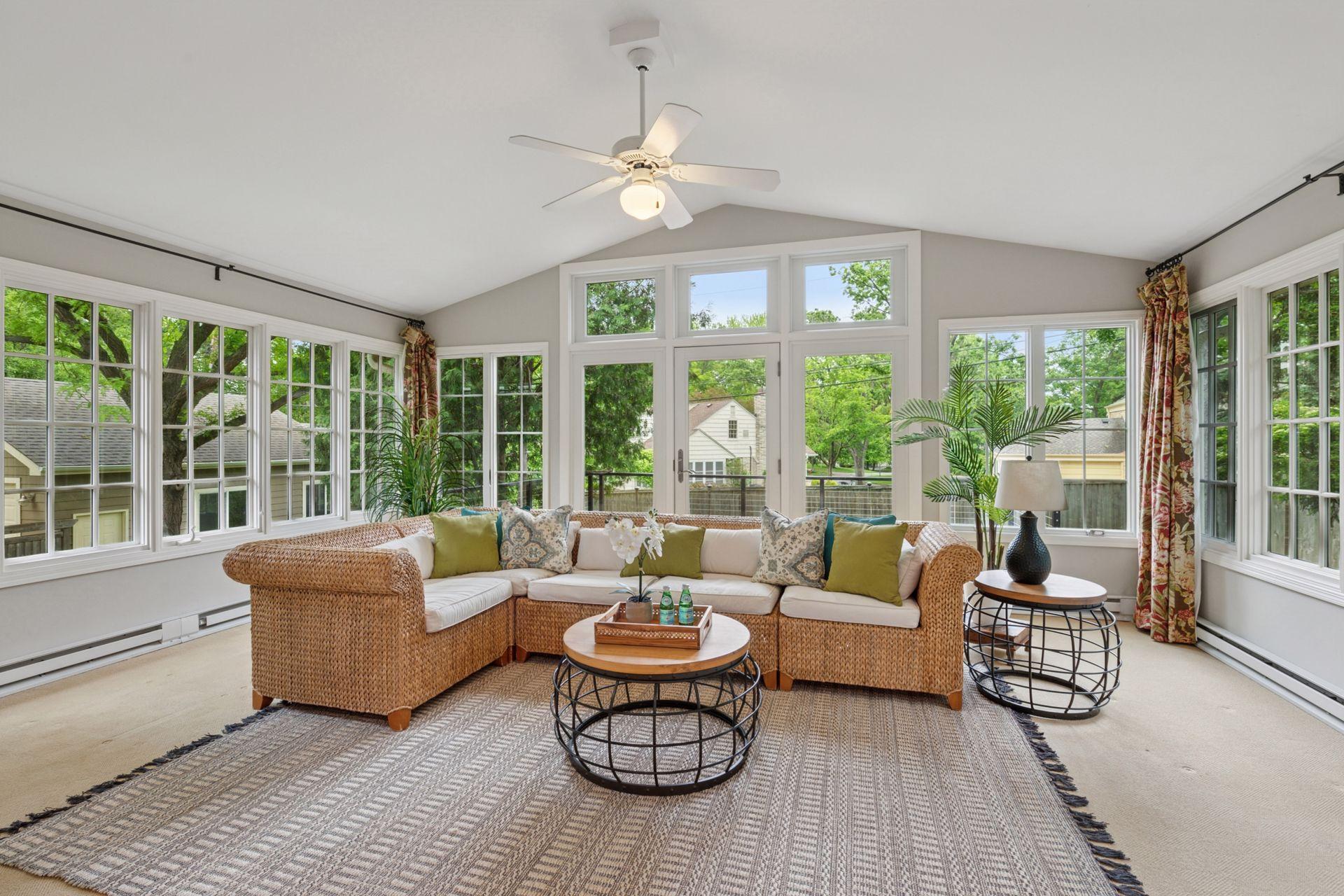 10 Woodland Rd