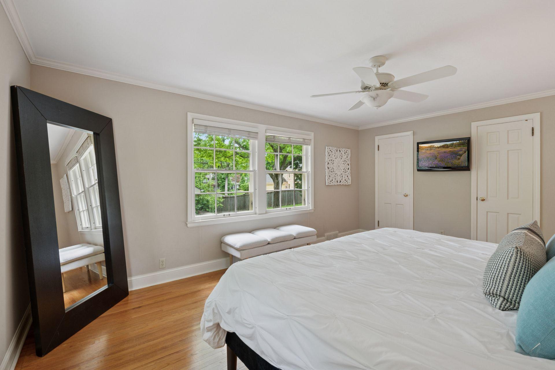 10 Woodland Rd