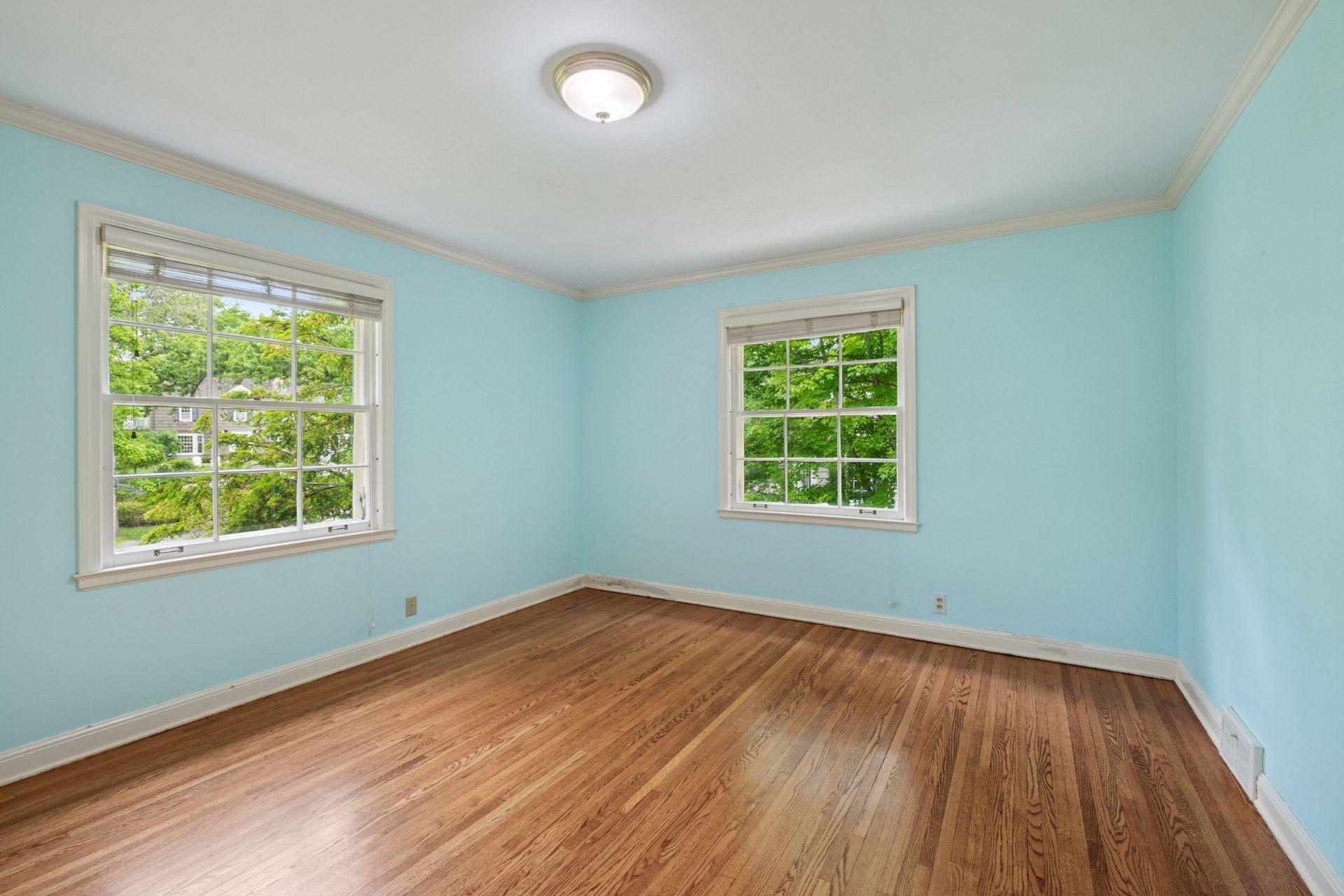 10 Woodland Rd