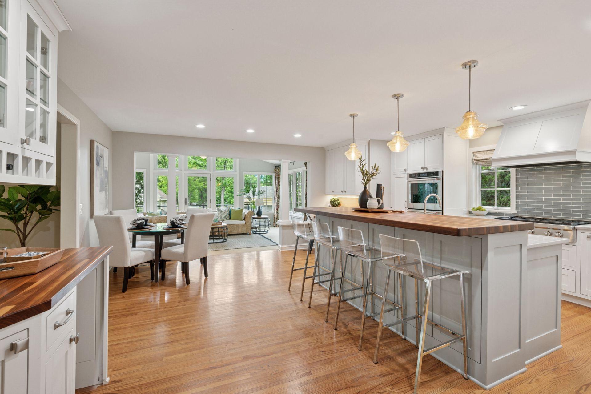 10 Woodland Rd