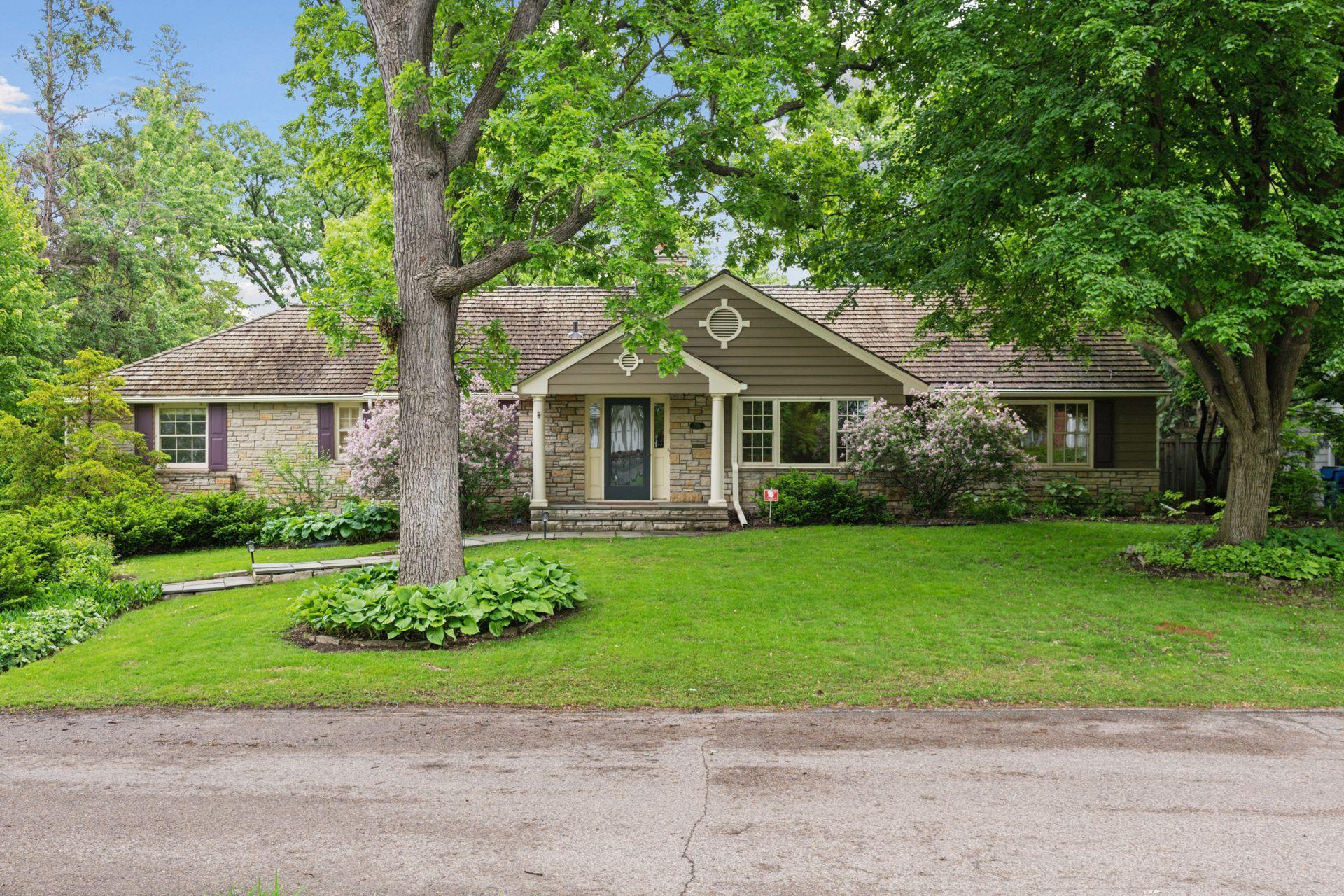 10 Woodland Rd