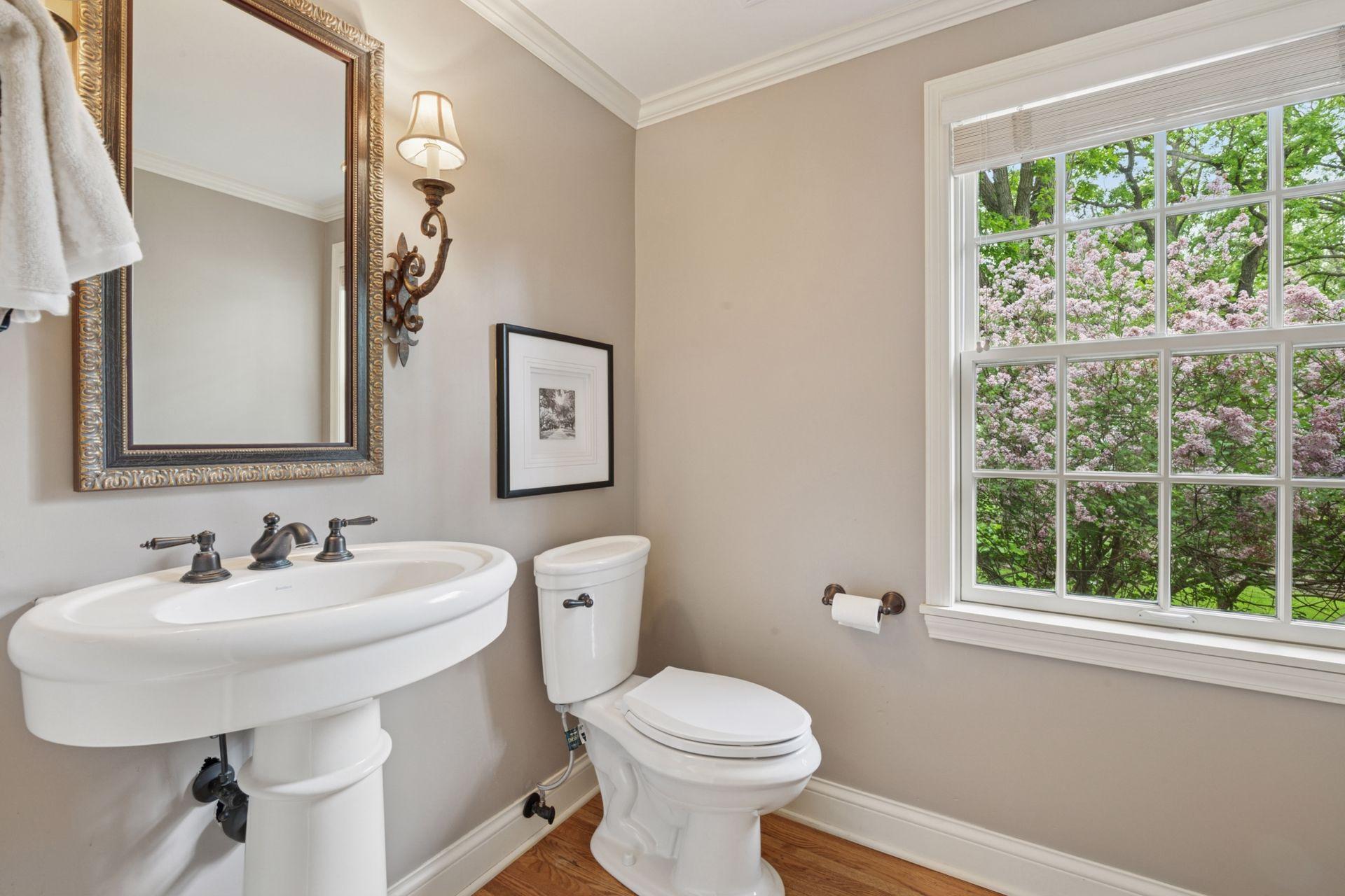 10 Woodland Rd