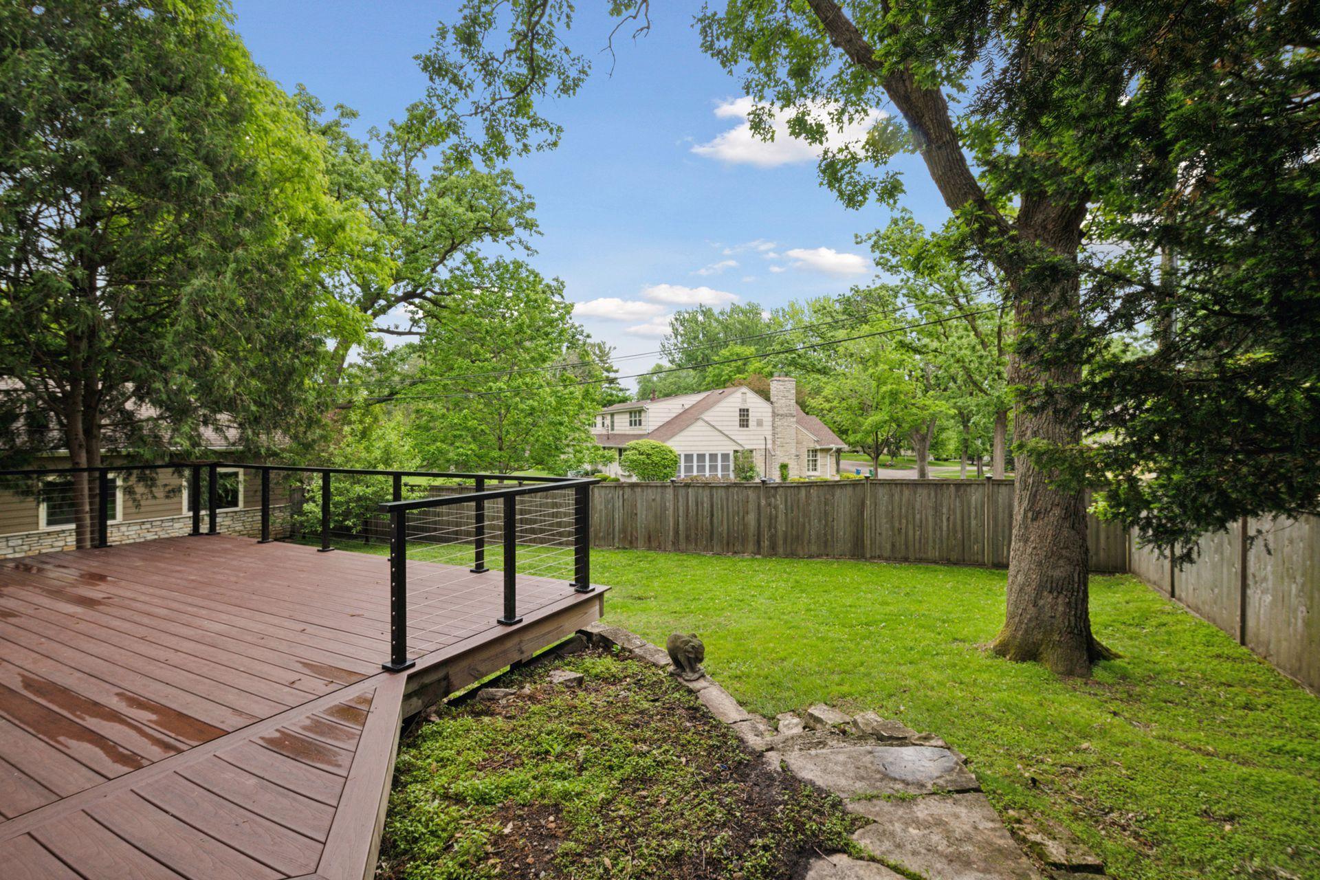 10 Woodland Rd