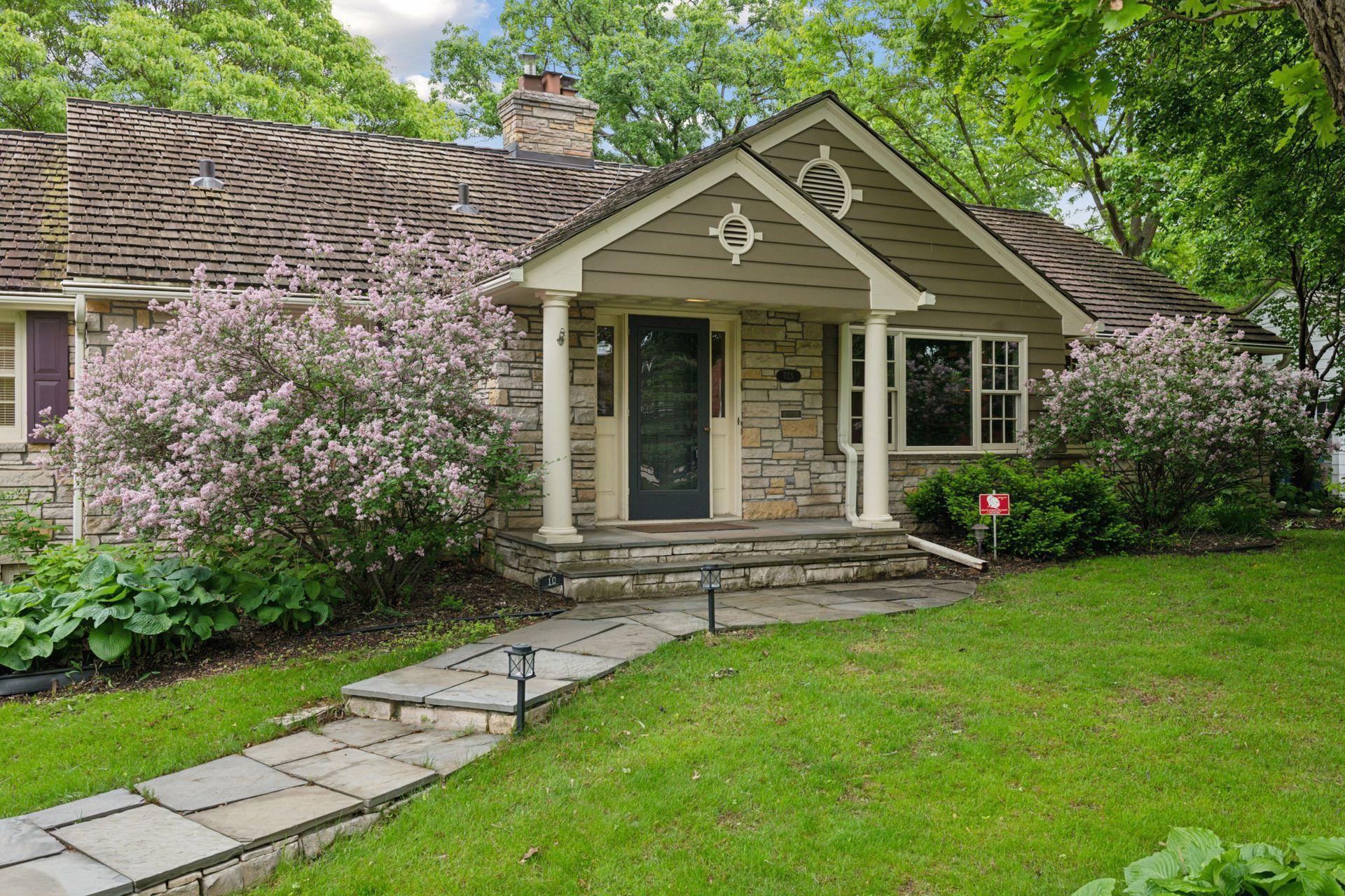 10 Woodland Rd