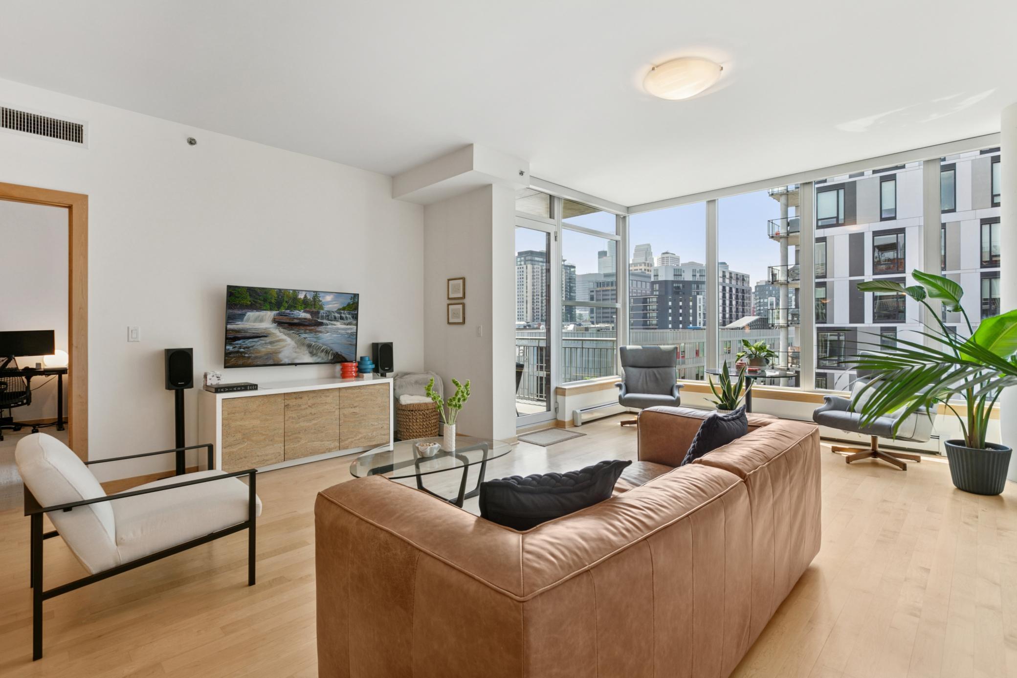 215 10th Avenue S Unit: 620