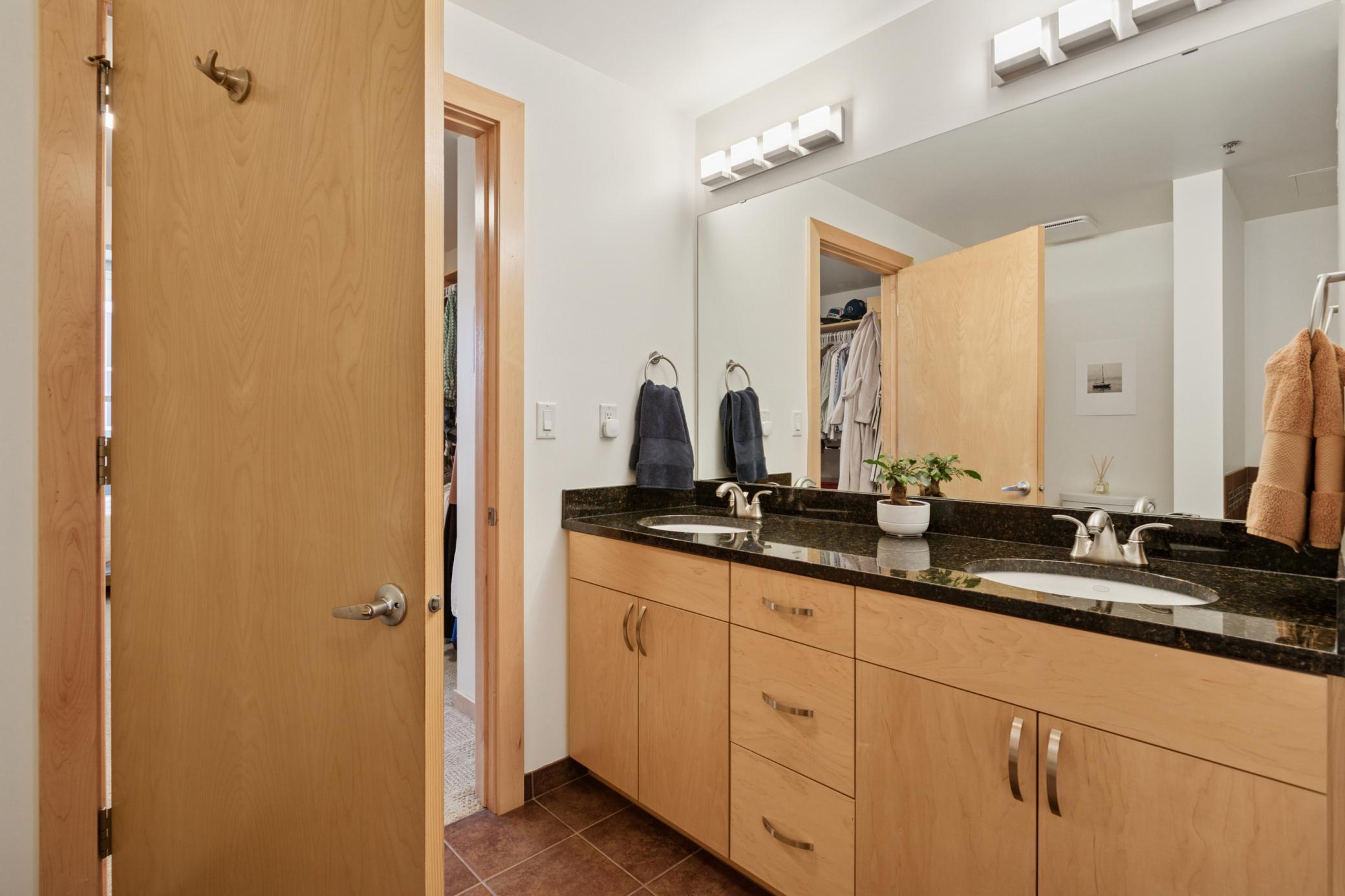 215 10th Avenue S Unit: 620