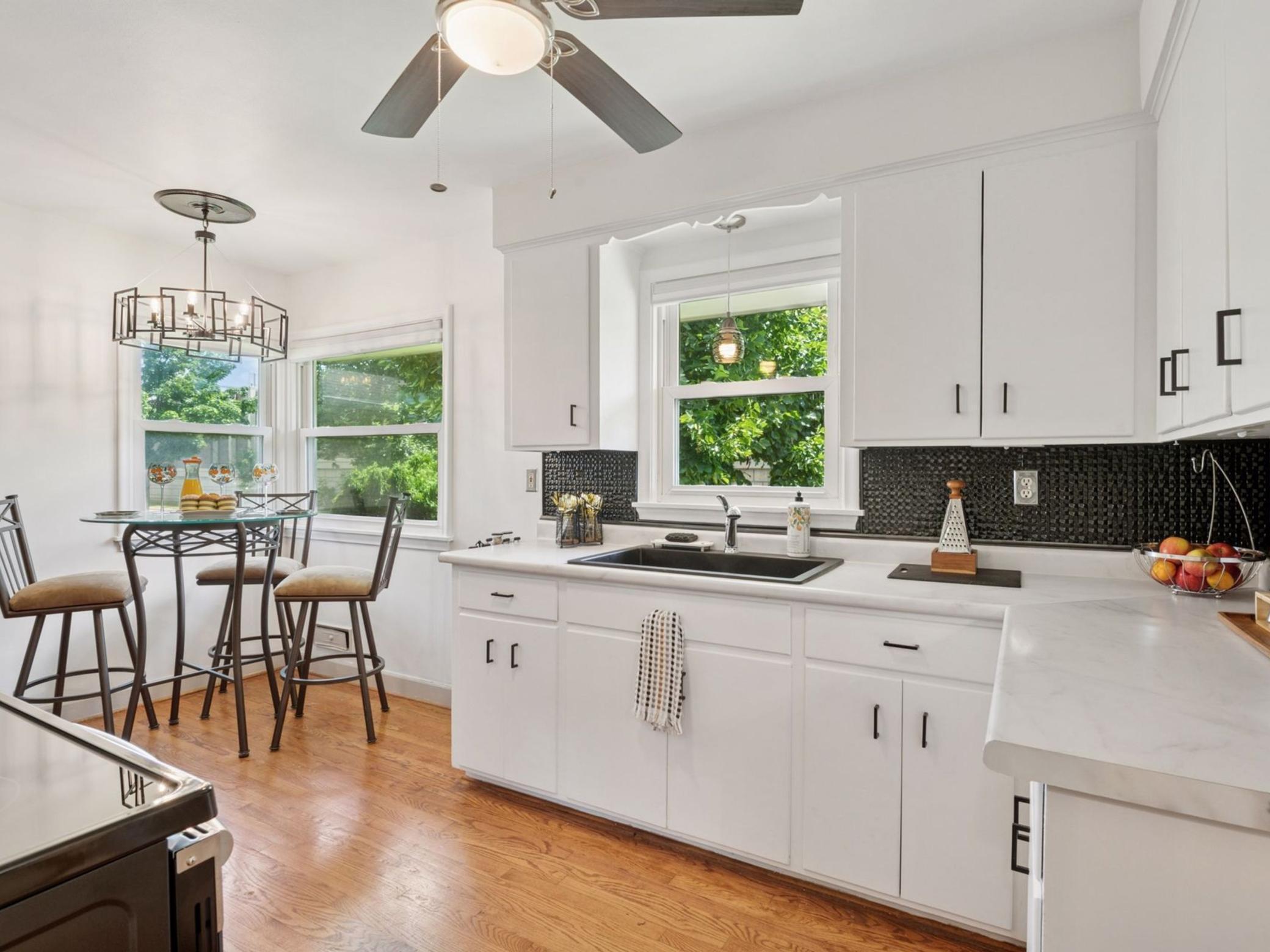 910 W 62nd Street