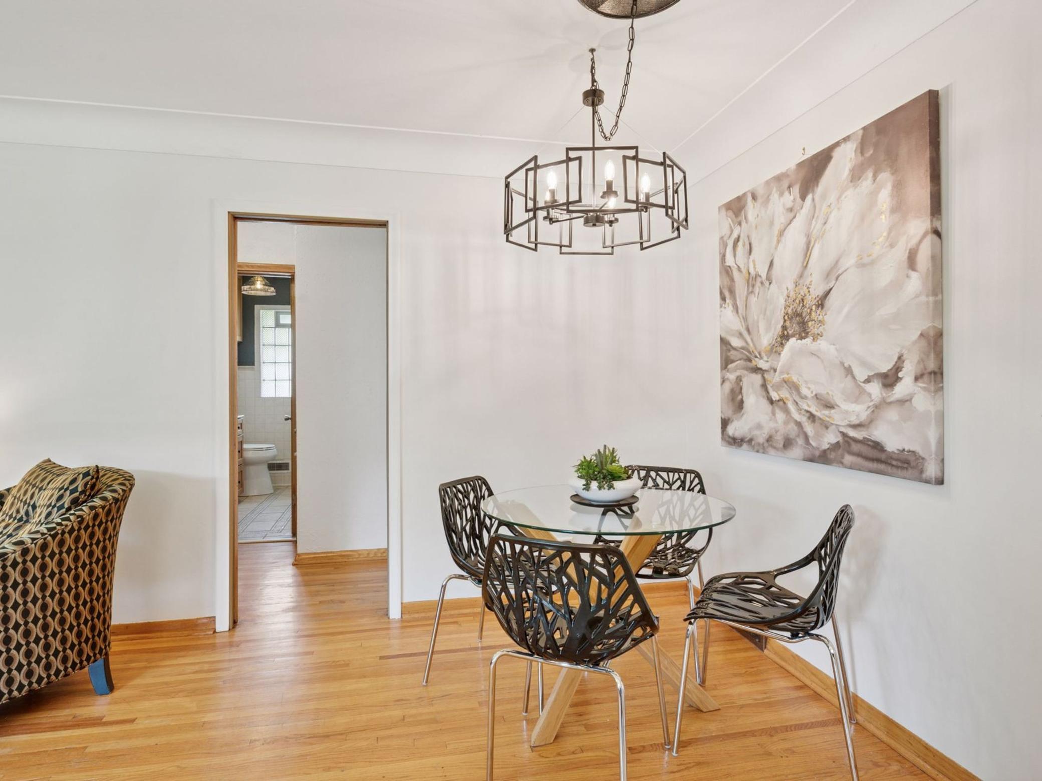 910 W 62nd Street