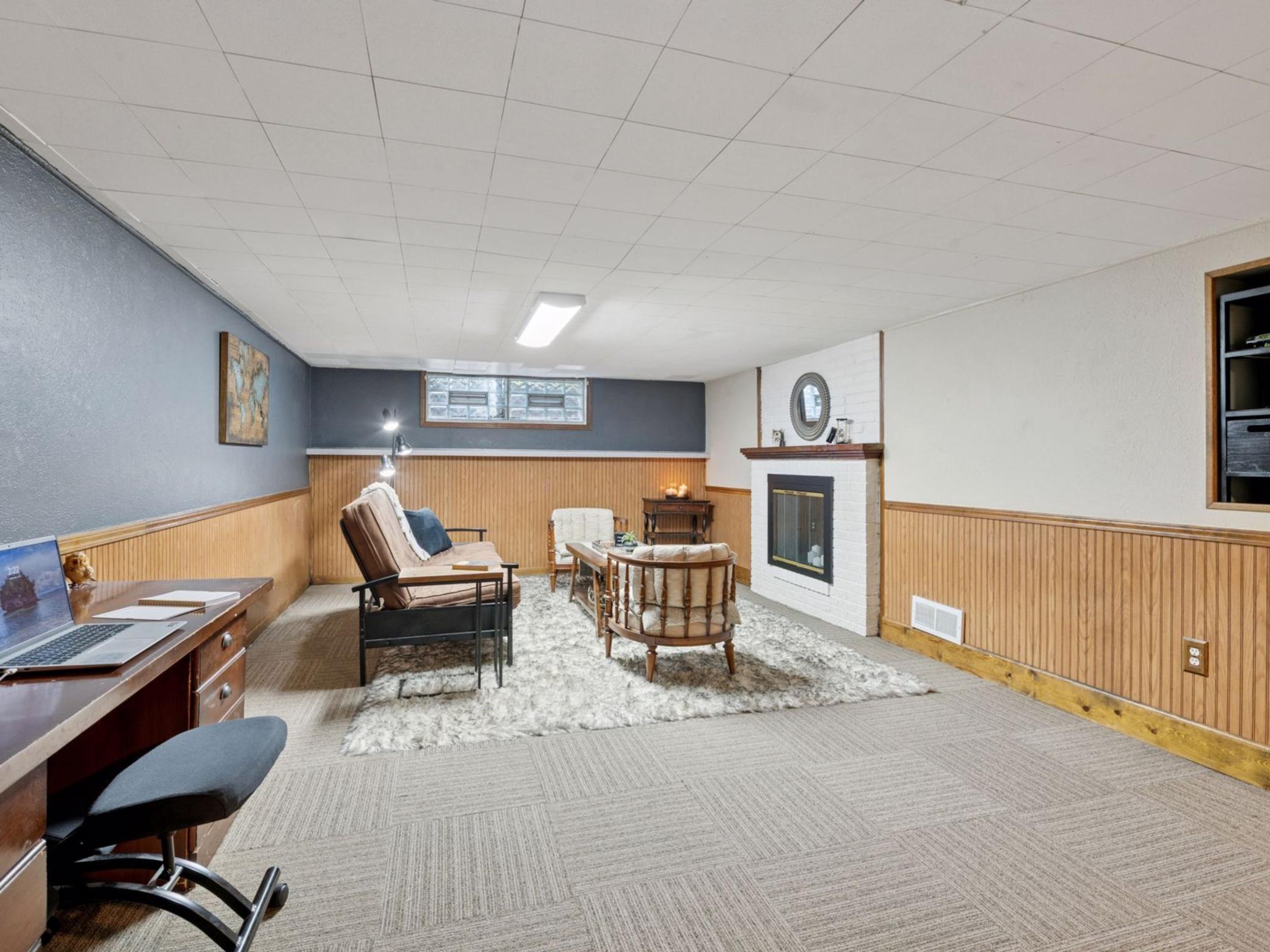 910 W 62nd Street