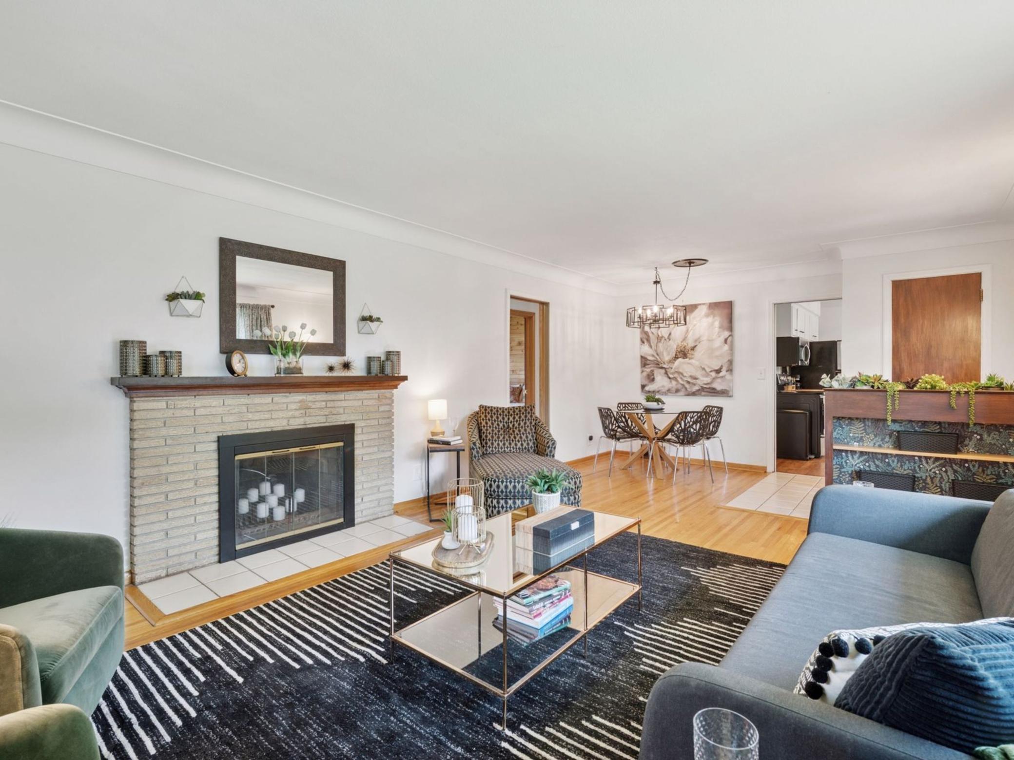 910 W 62nd Street