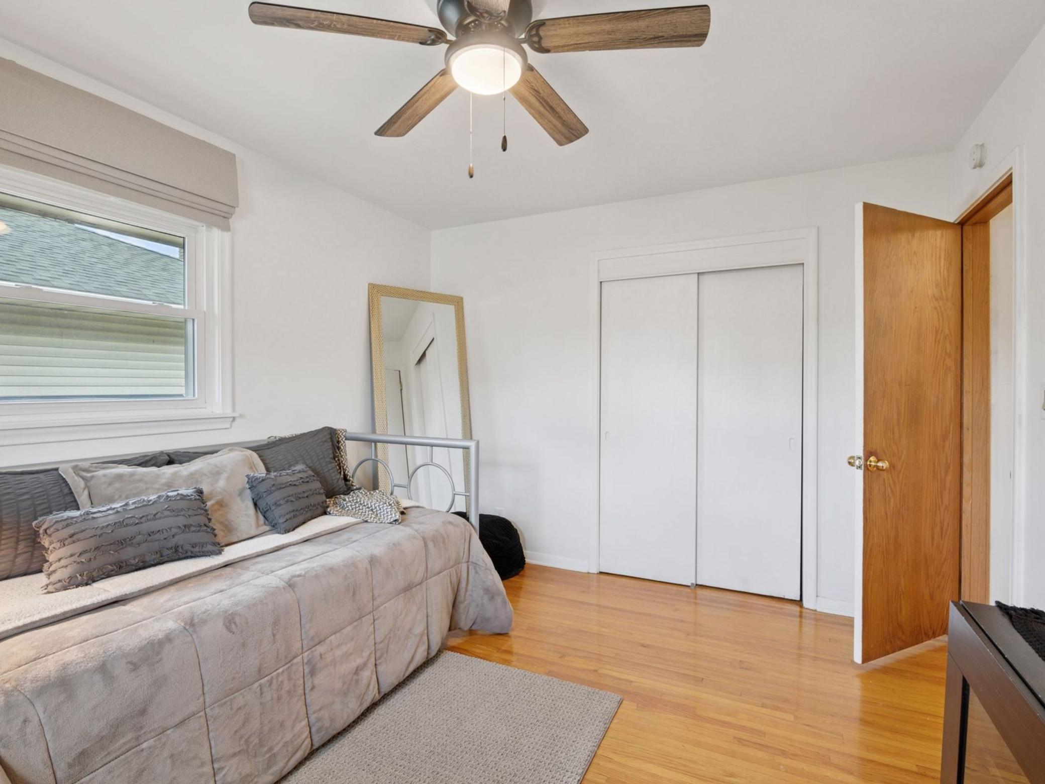 910 W 62nd Street