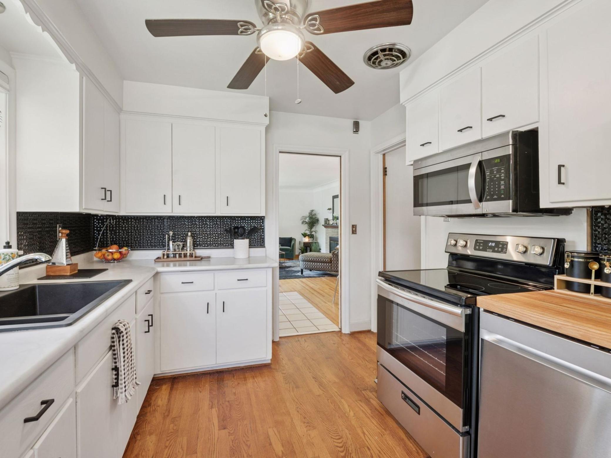 910 W 62nd Street
