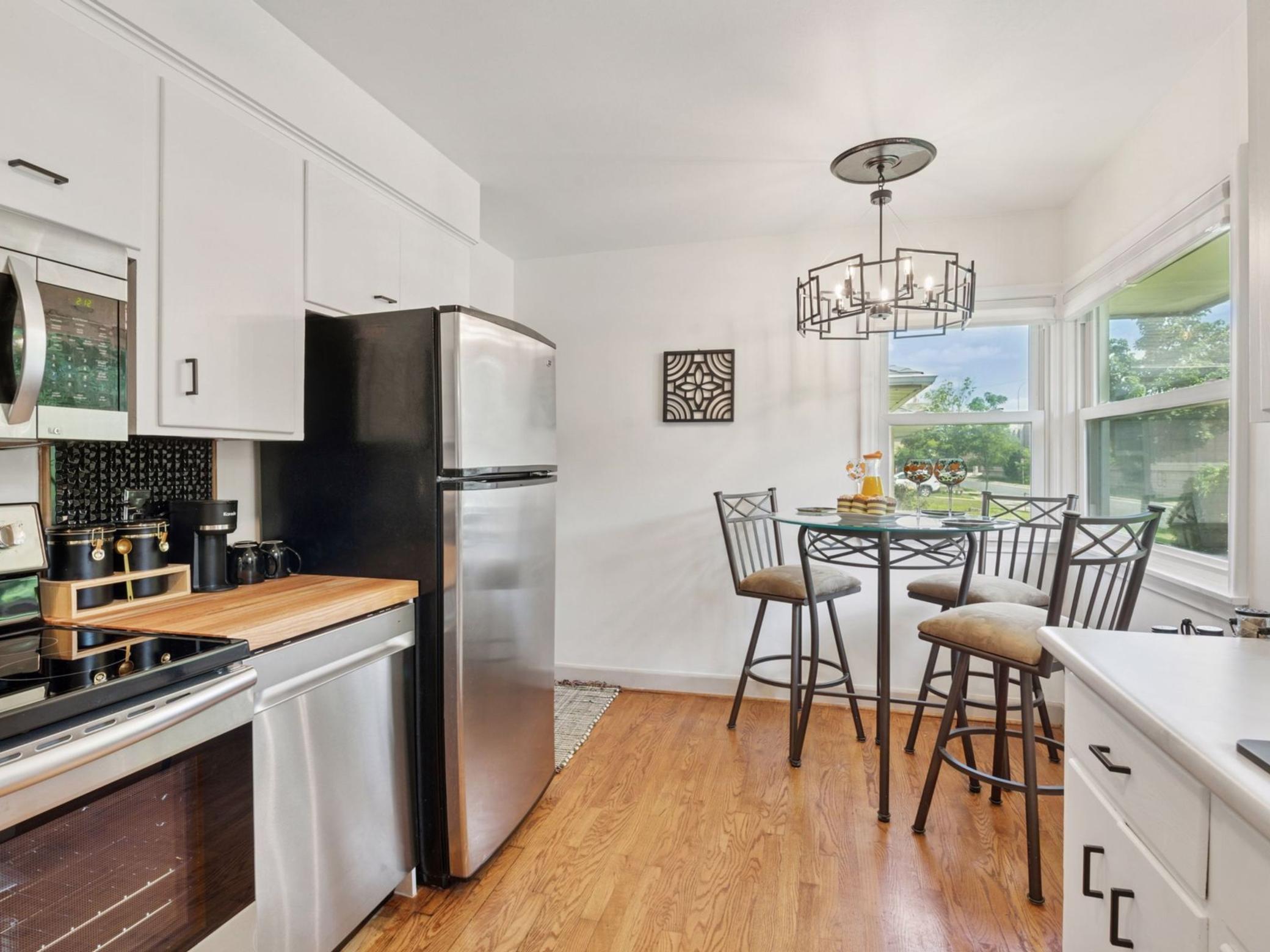 910 W 62nd Street