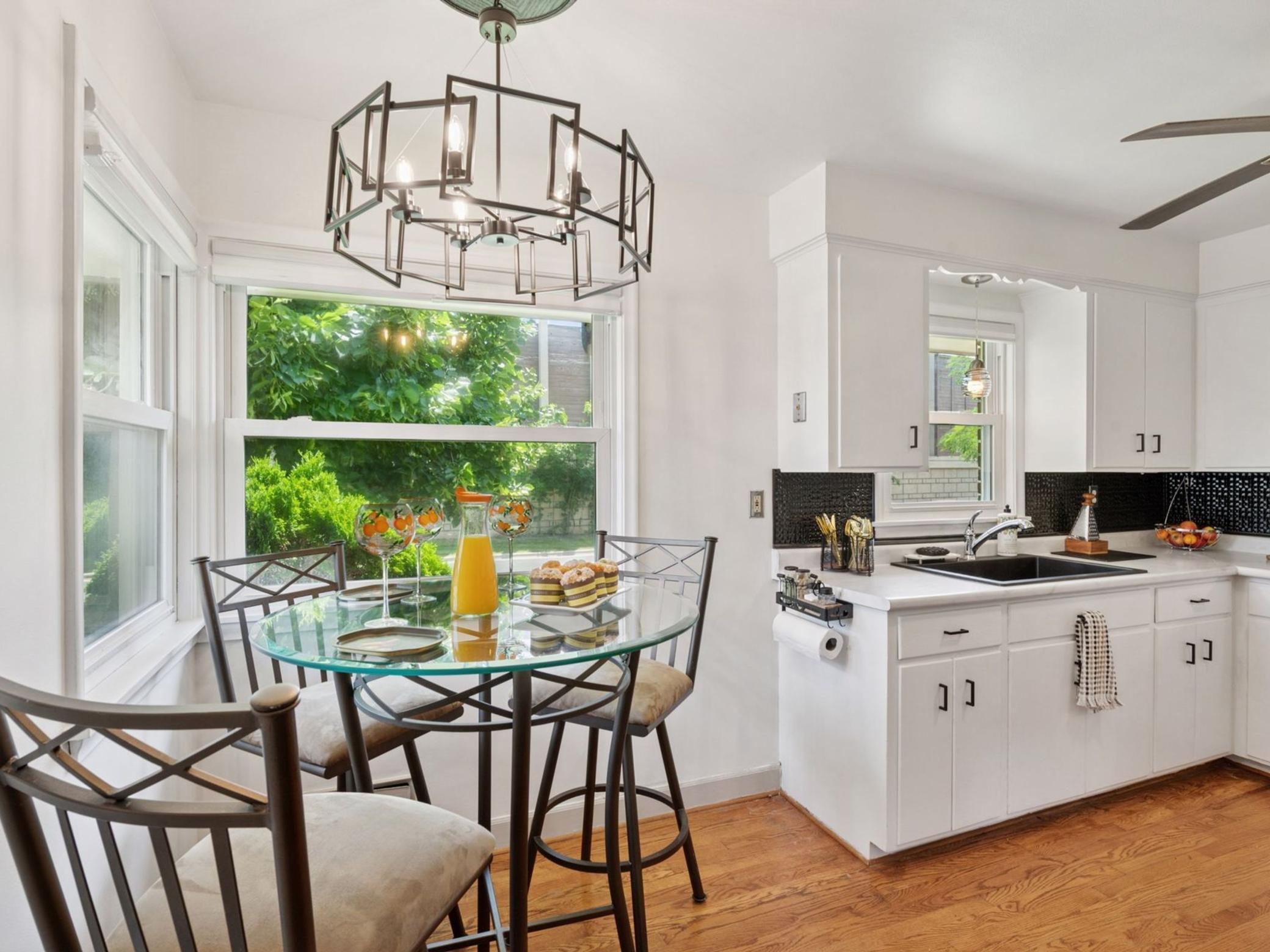 910 W 62nd Street