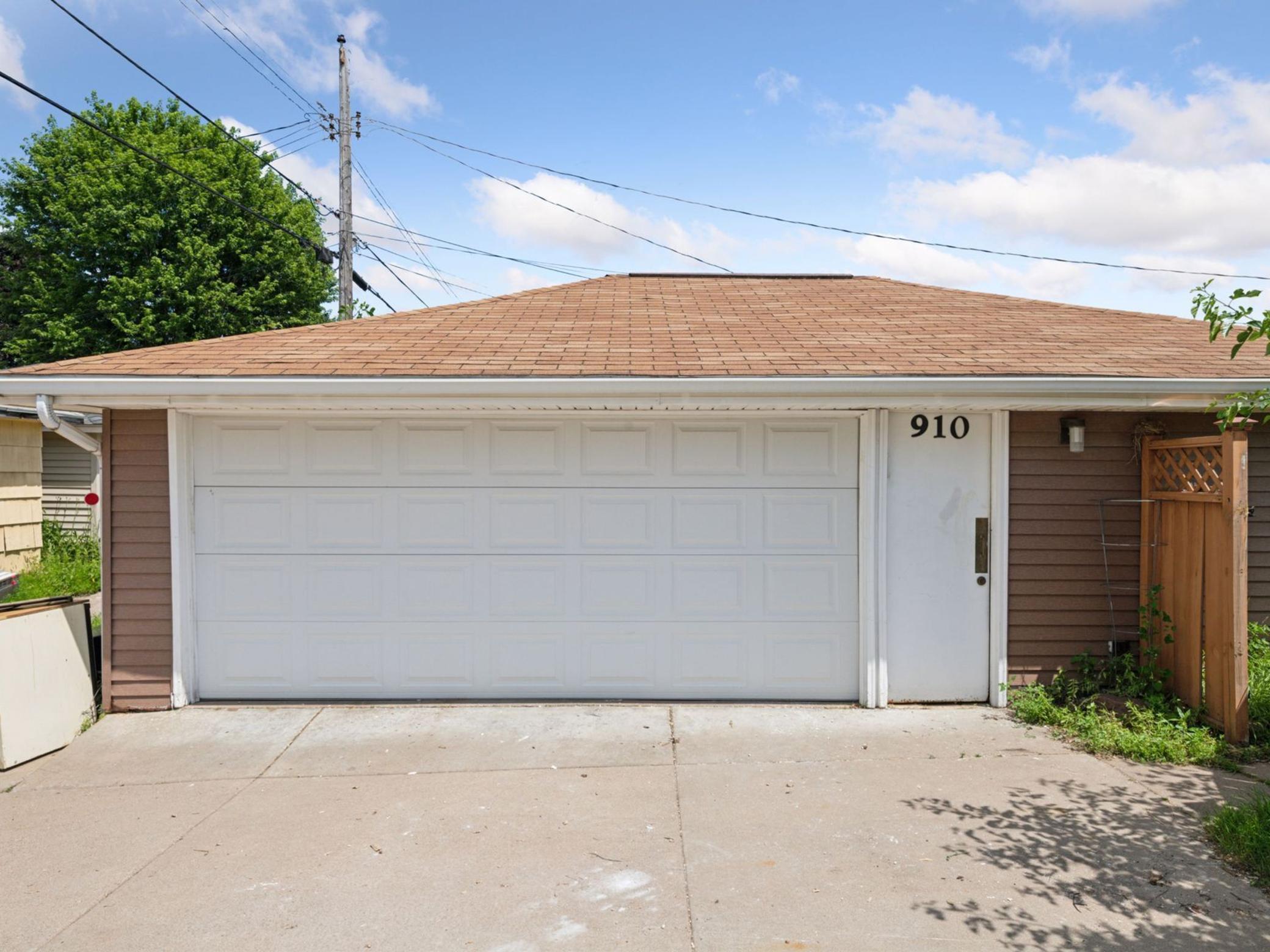 910 W 62nd Street