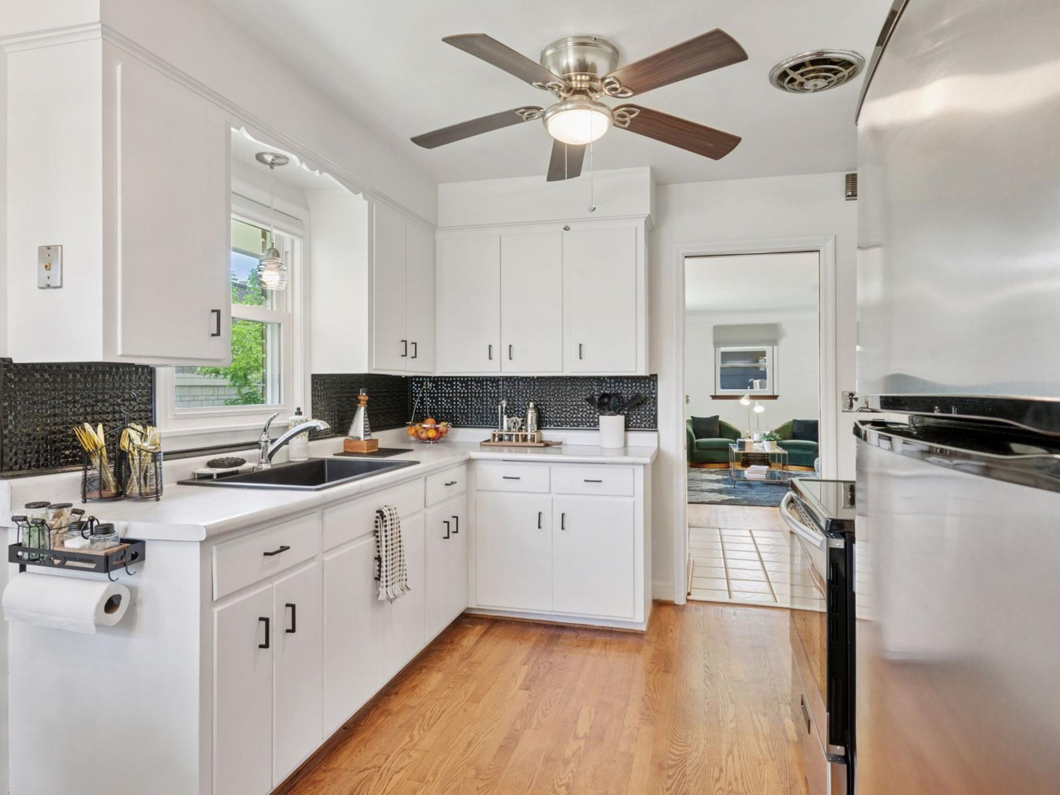 910 W 62nd Street