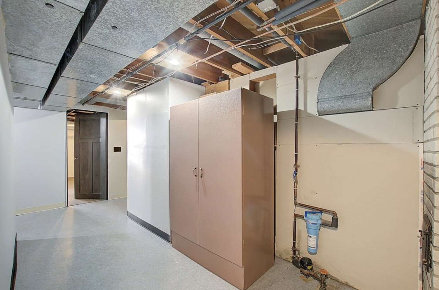 910 W 62nd Street