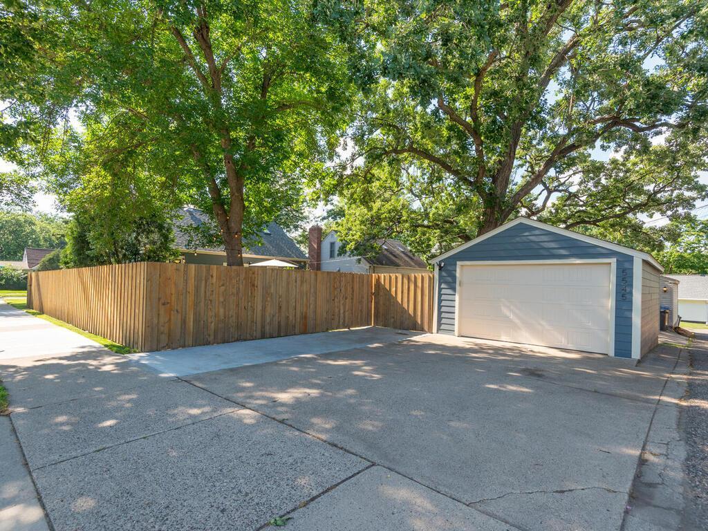 5545 Irving Avenue S